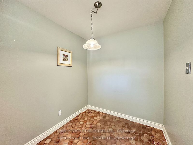3181 Bayview Avenue #716 Property Photo 4