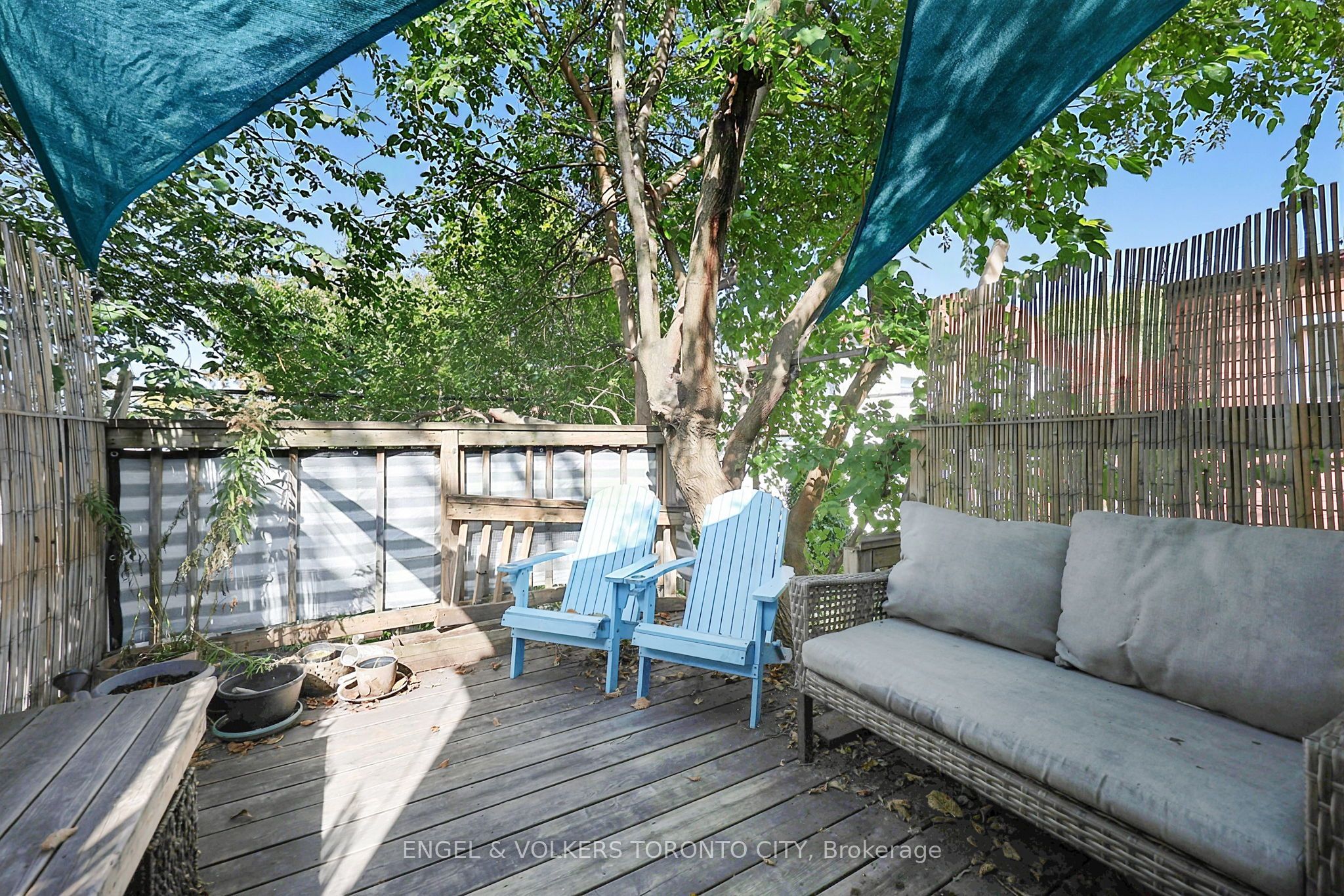 1242 College Street Property Photo 11