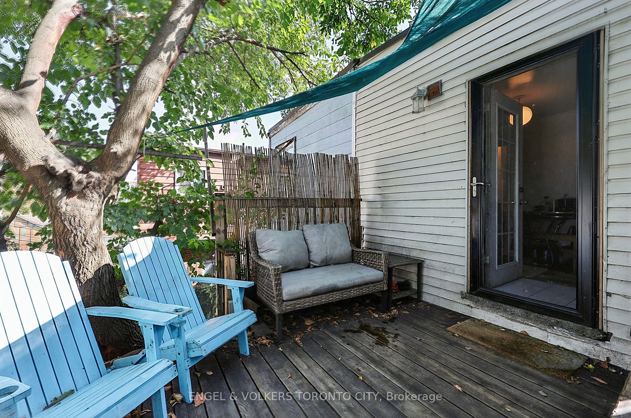 1242 College Street Property Photo 12