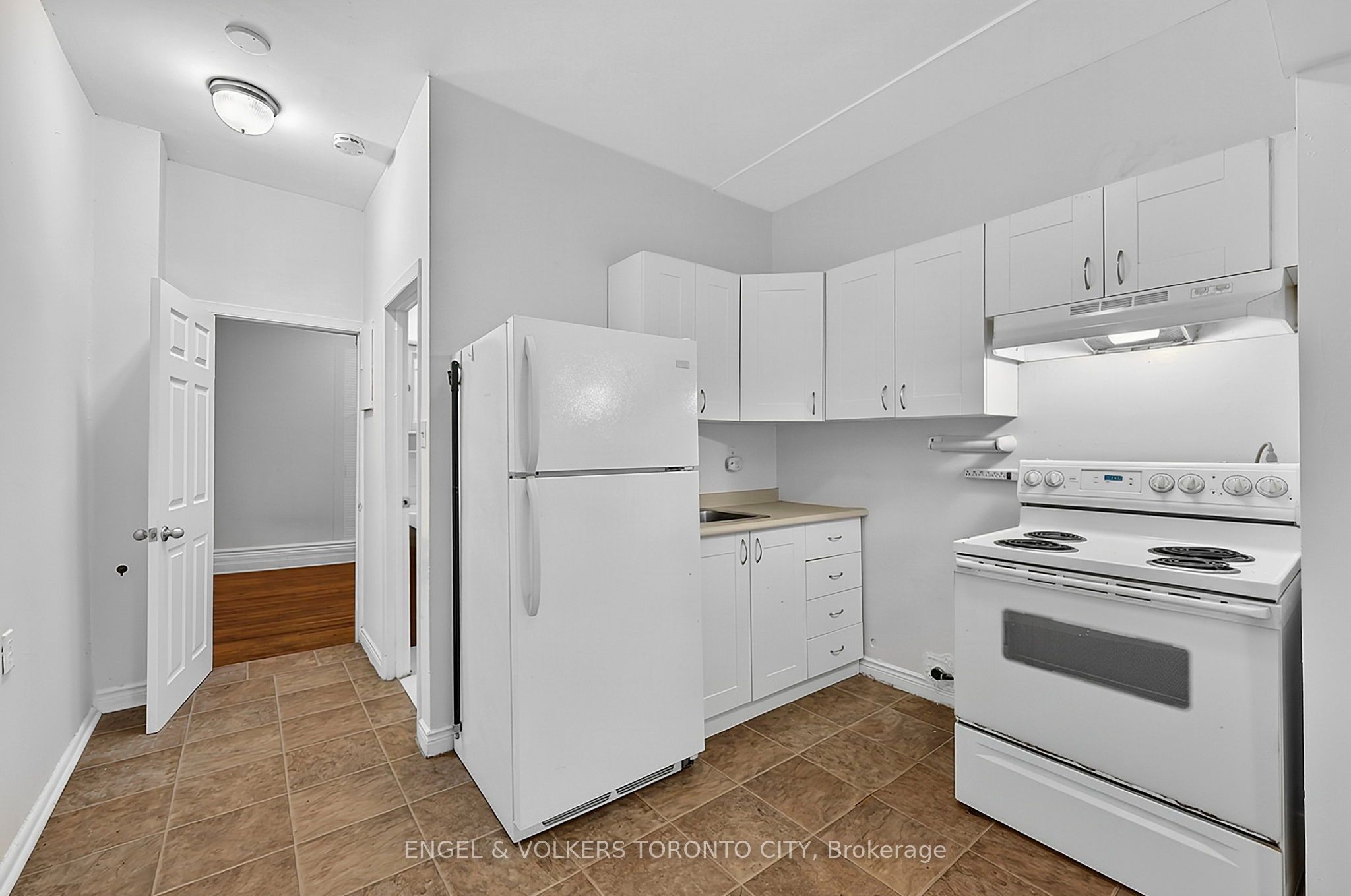 1242 College Street Property Photo 19