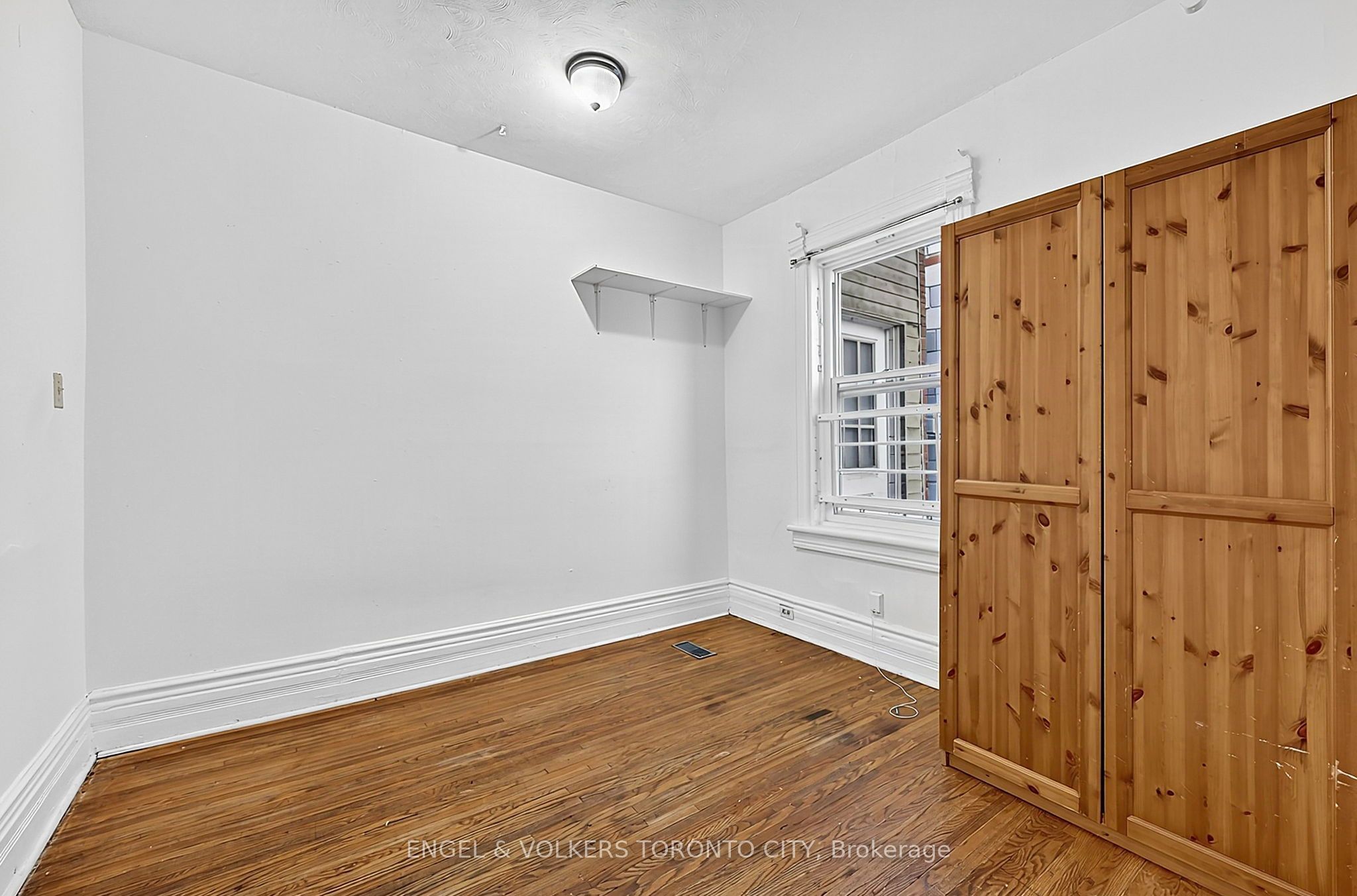 1242 College Street Property Photo 22