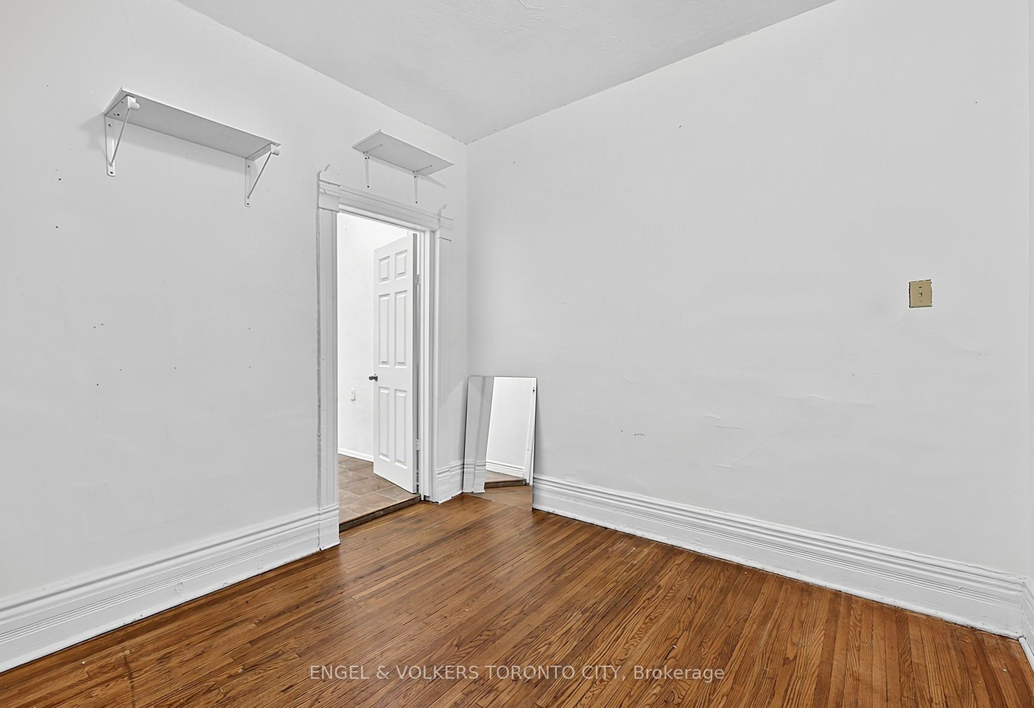 1242 College Street Property Photo 24