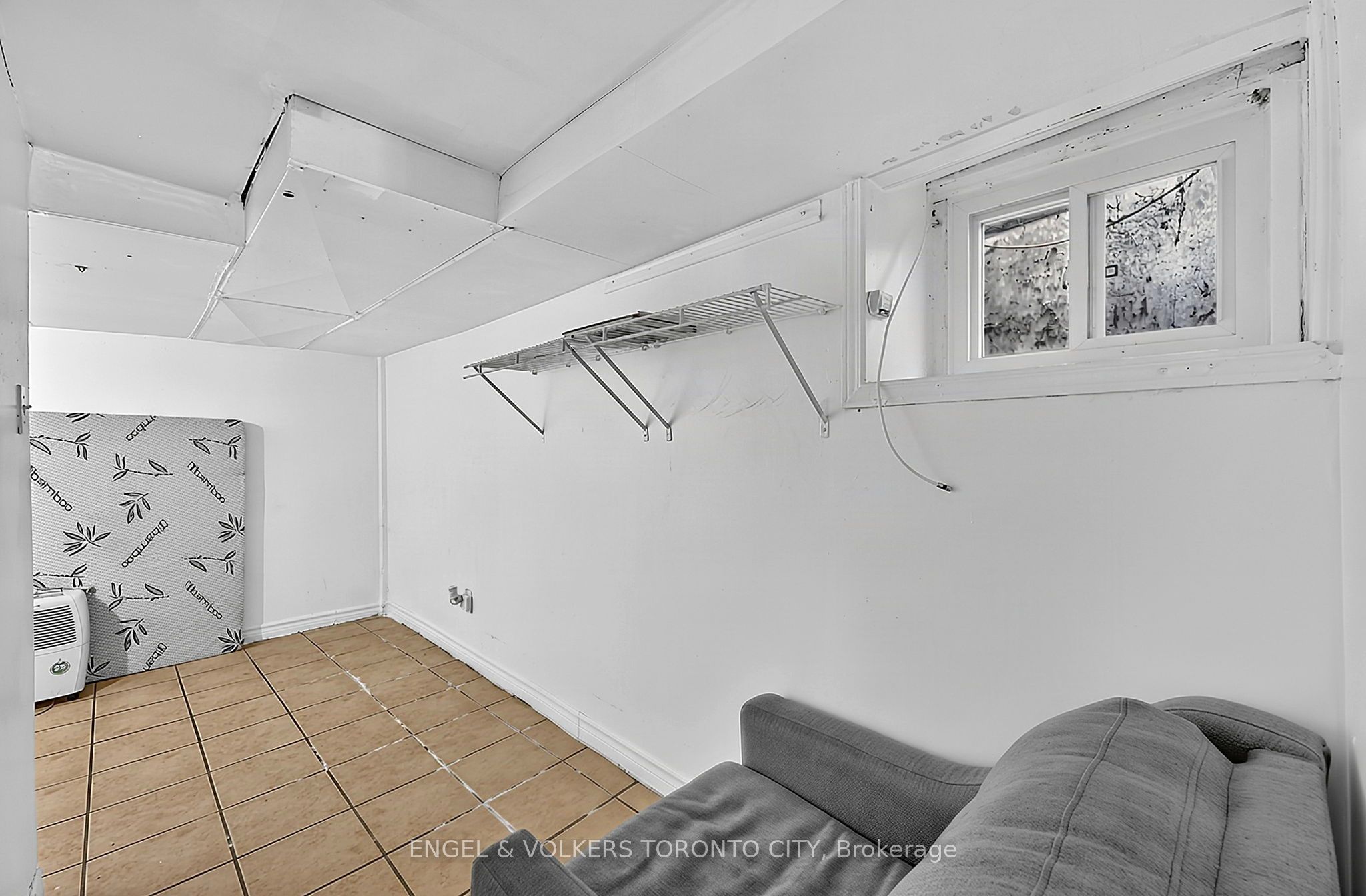 1242 College Street Property Photo 30