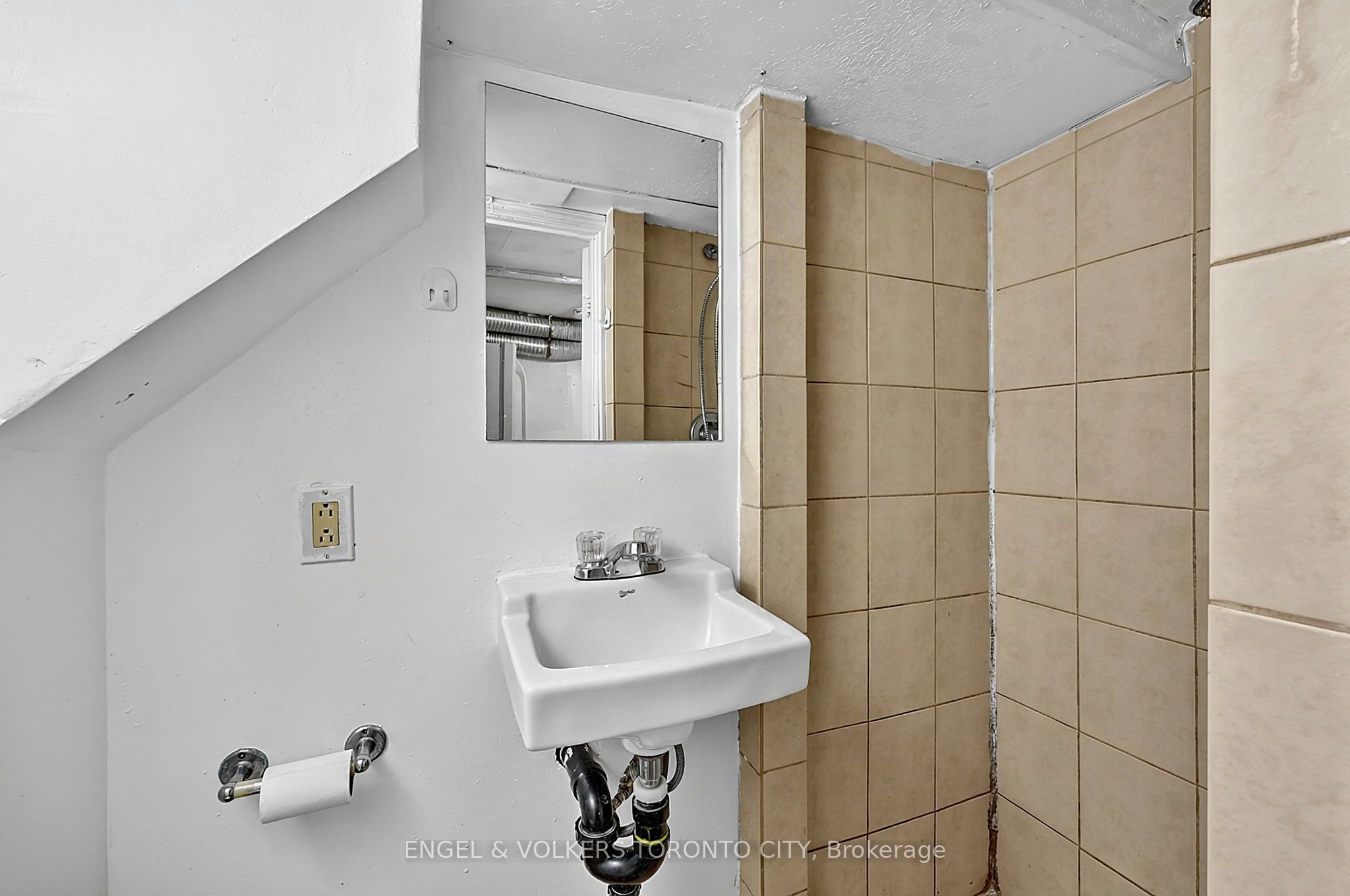 1242 College Street Property Photo 33