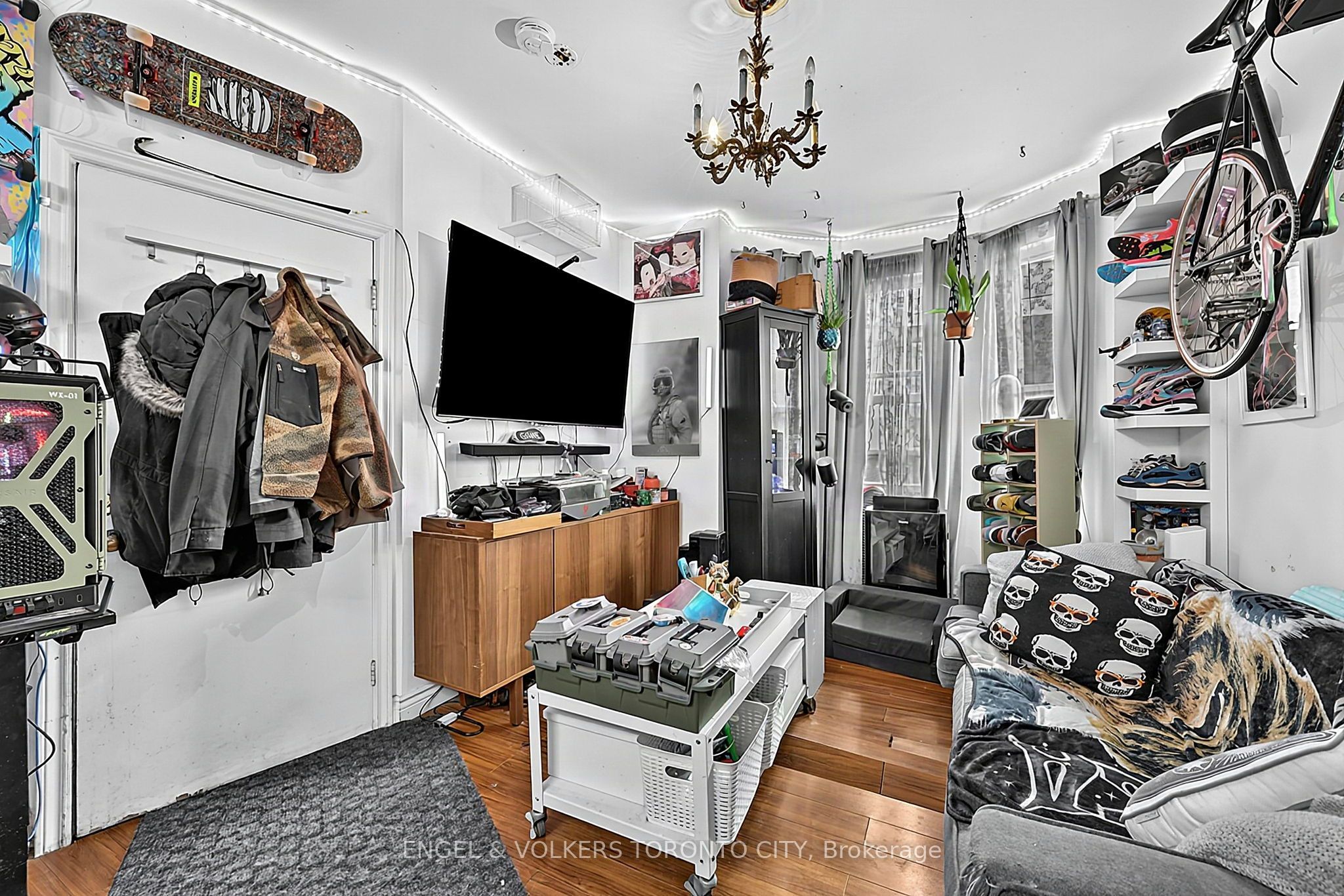 1242 College Street Property Photo 34