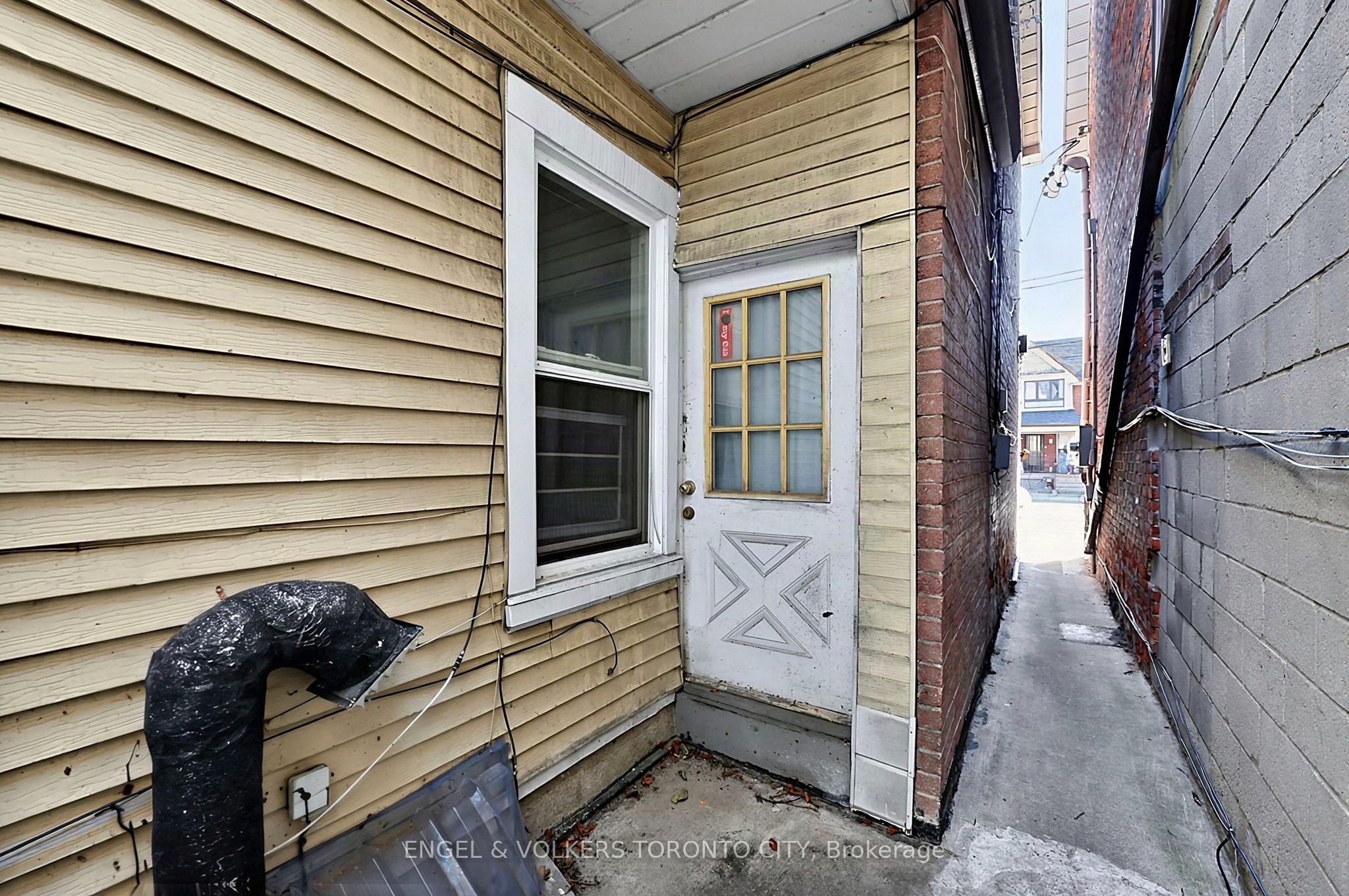 1242 College Street Property Photo 39