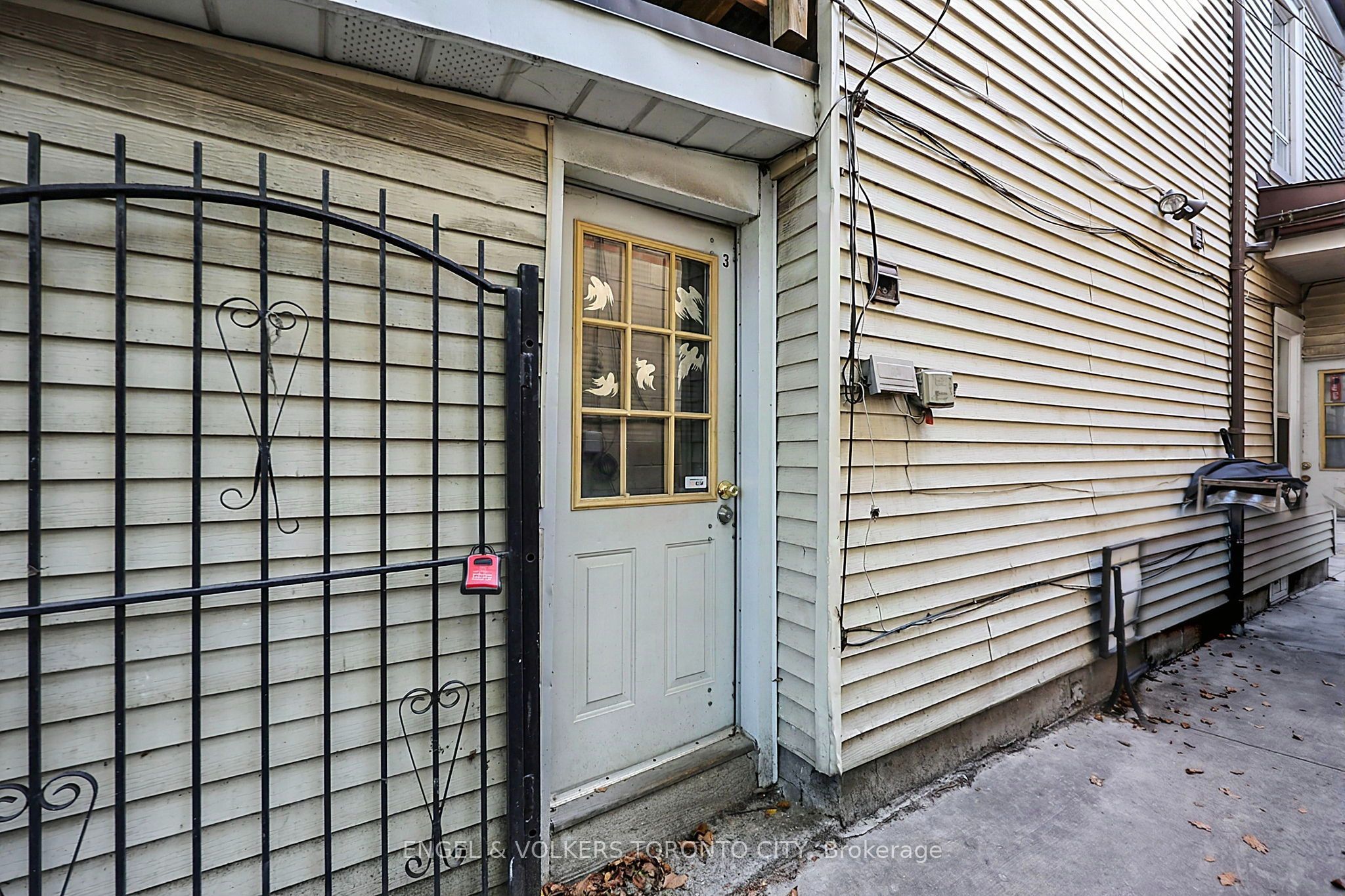 1242 College Street Property Photo 40