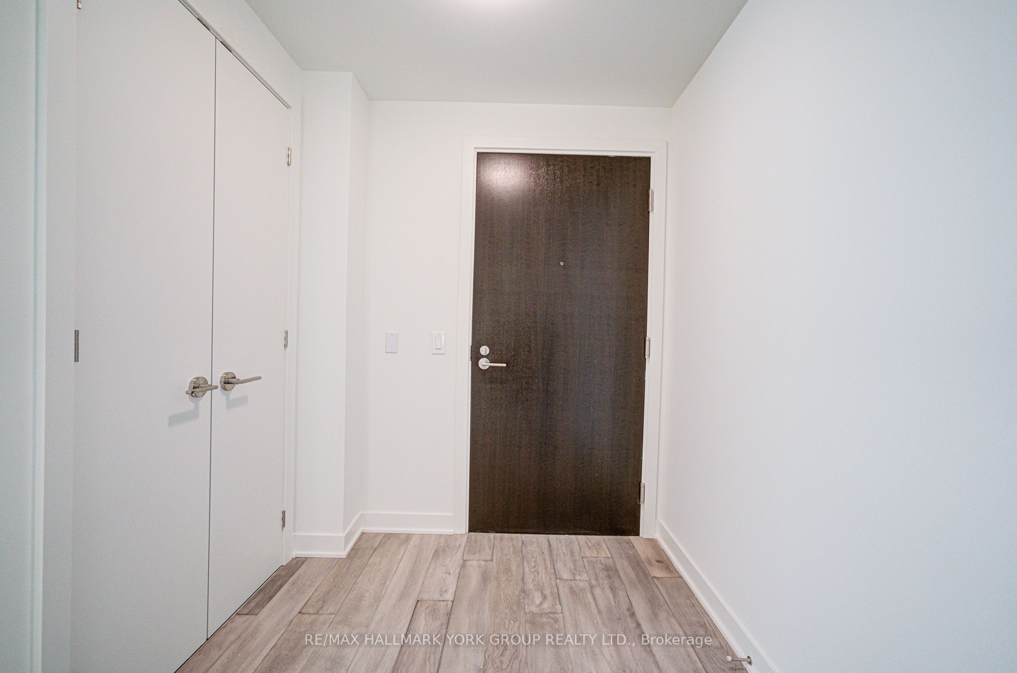 11 Yorkville Avenue 3609 Property Photo 10