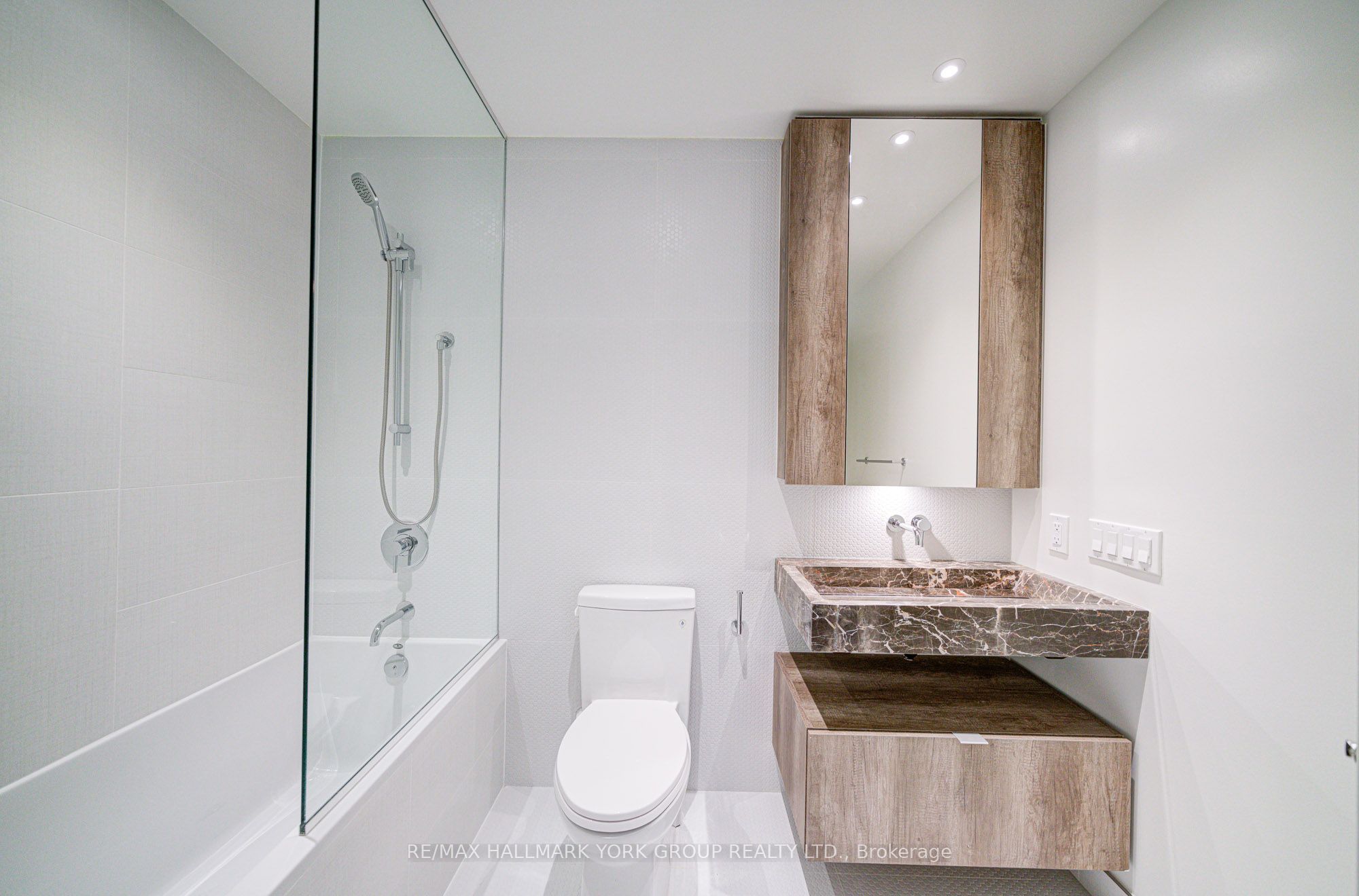 11 Yorkville Avenue 3609 Property Photo 12