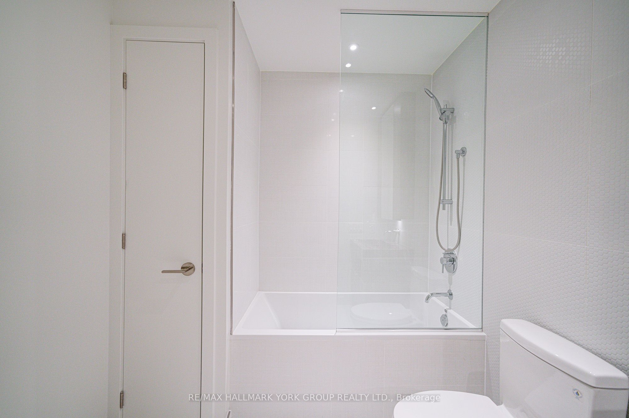 11 Yorkville Avenue 3609 Property Photo 13