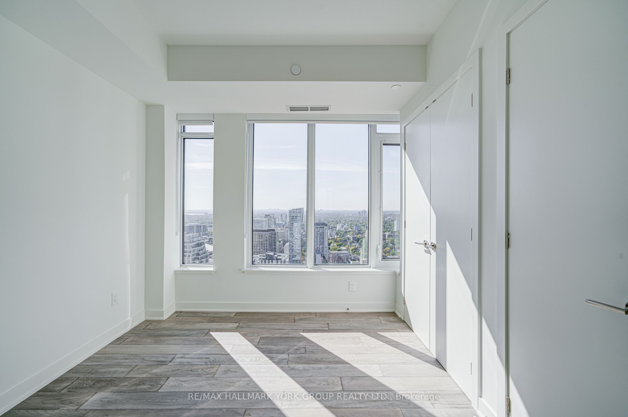 11 Yorkville Avenue 3609 Property Photo 15