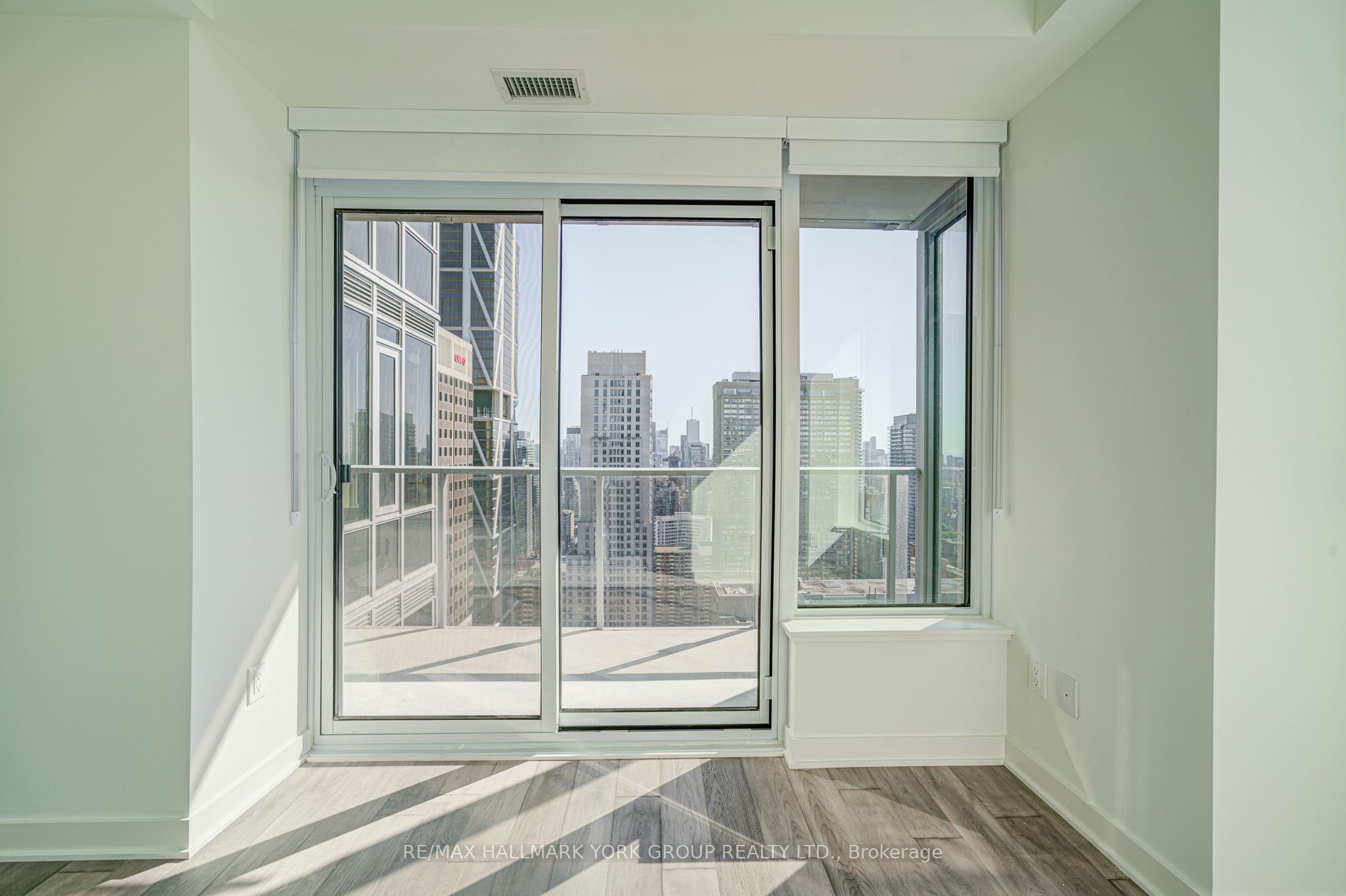 11 Yorkville Avenue 3609 Property Photo 19