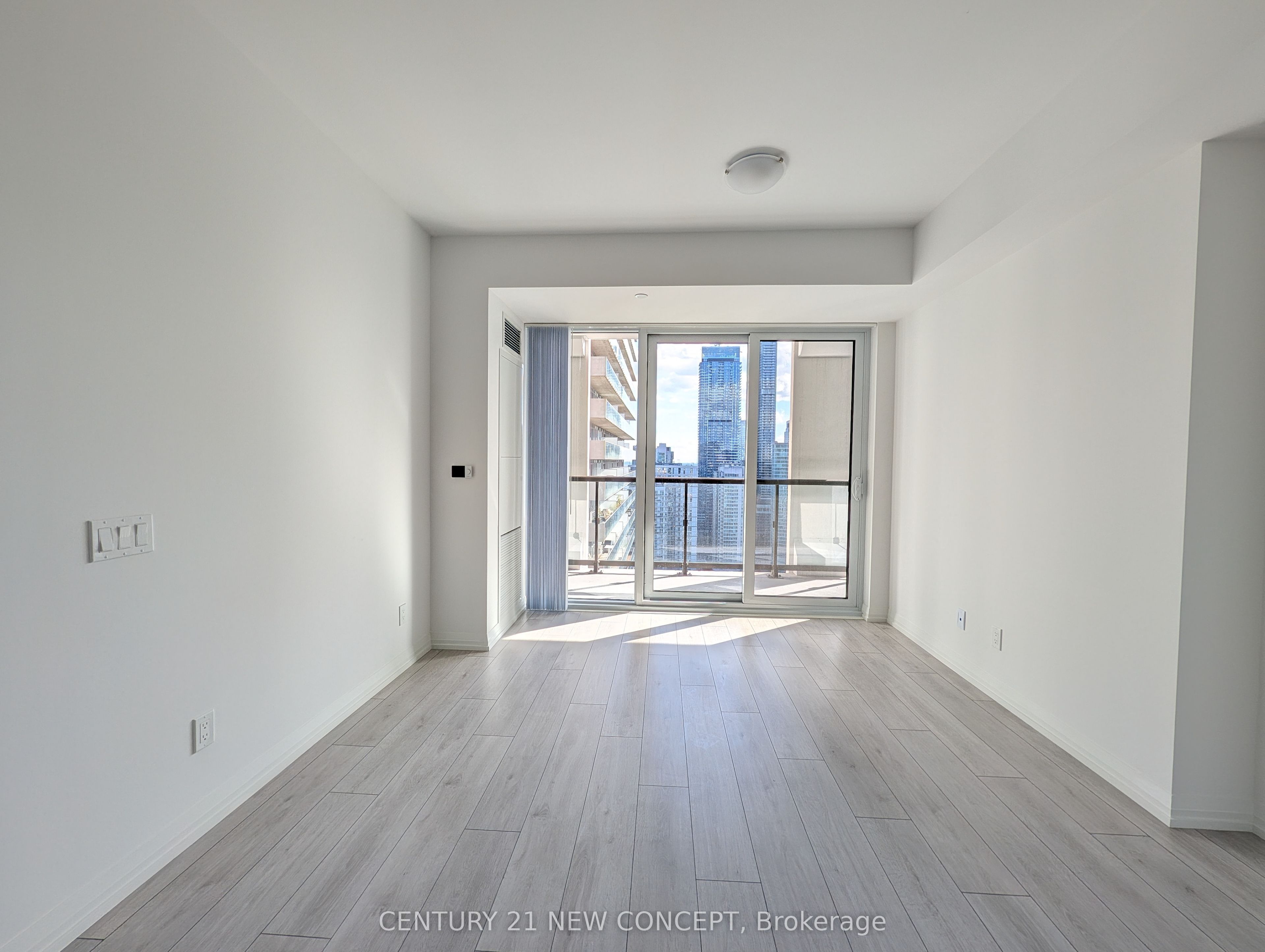 400 King Street W 2817 Property Photo 5