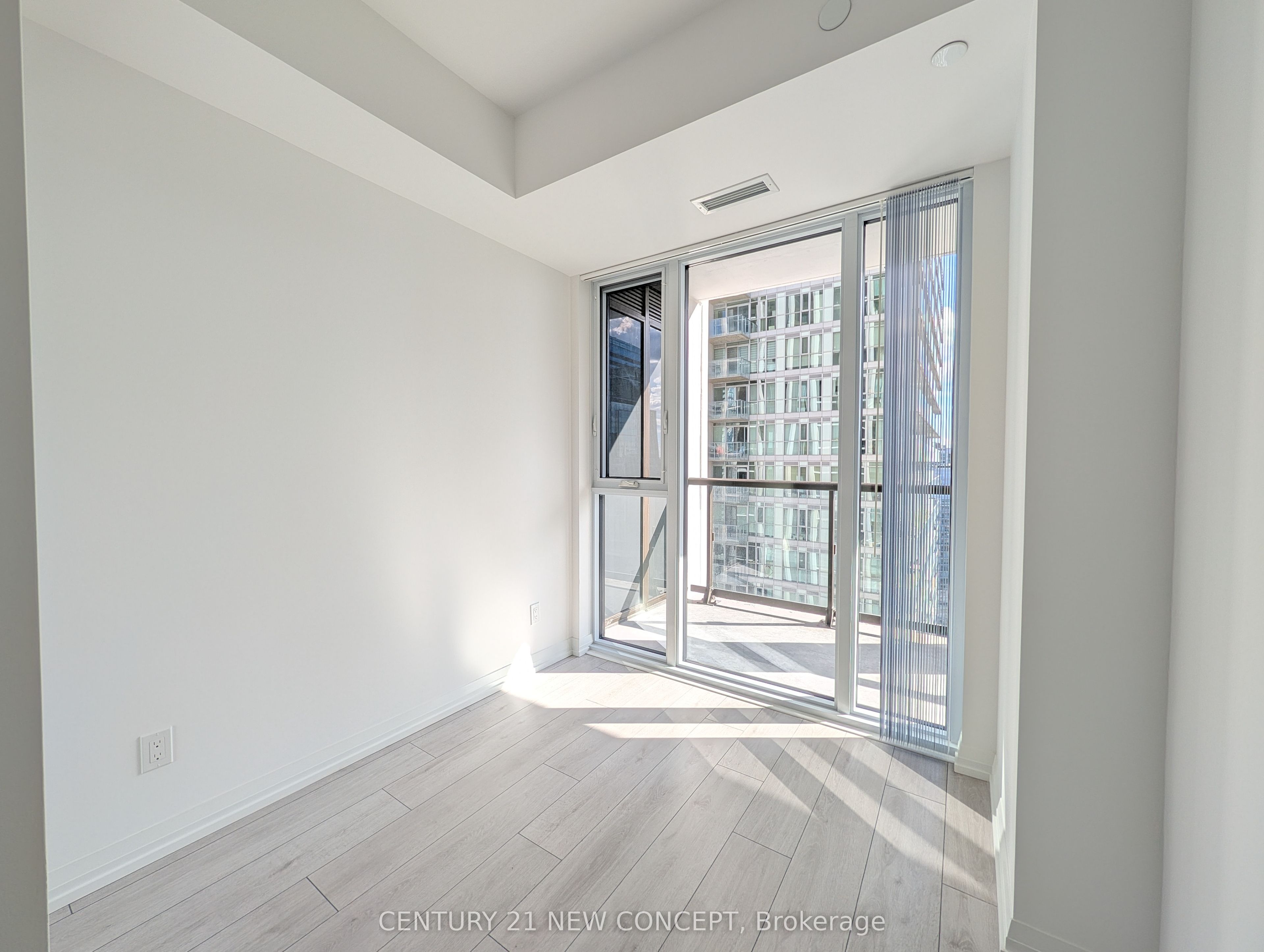 400 King Street W 2817 Property Photo 9