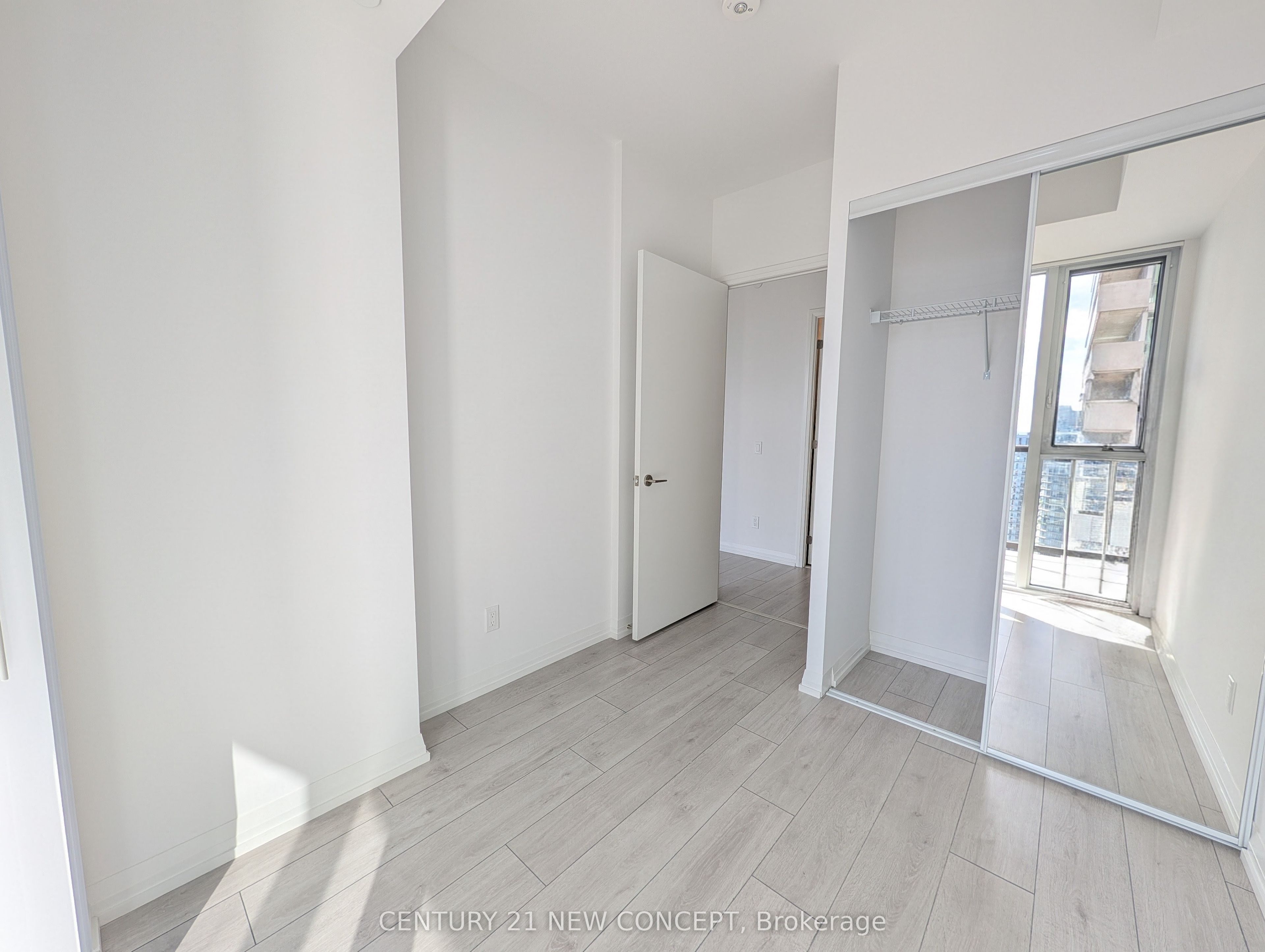 400 King Street W 2817 Property Photo 10