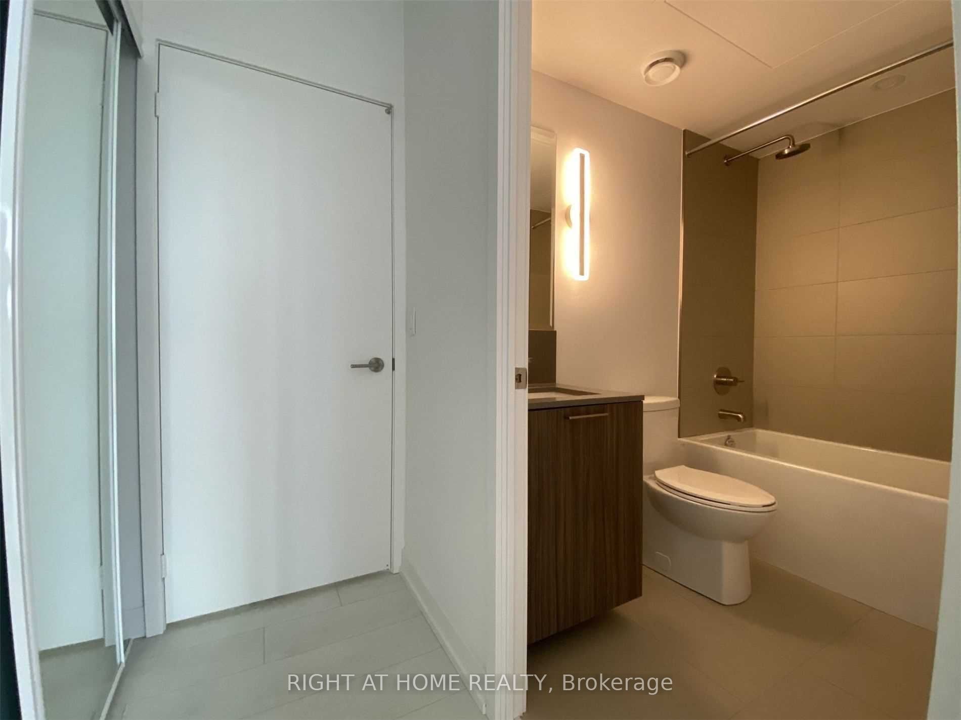 19 Western Battery Road 1207 Property Photo 7