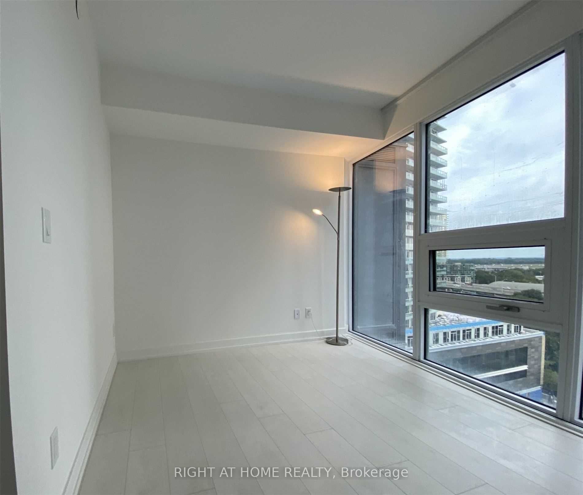 19 Western Battery Road 1207 Property Photo 8