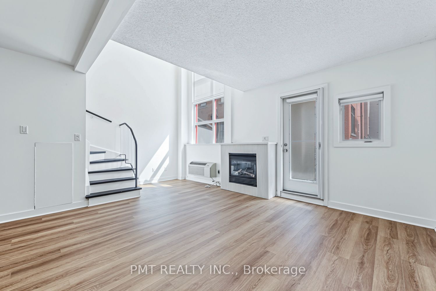 21 Earl Street 124 Property Photo 2