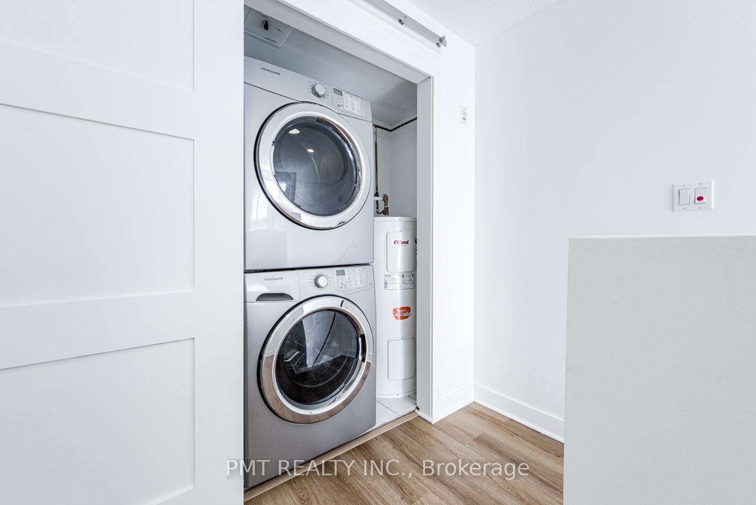 21 Earl Street 124 Property Photo 20