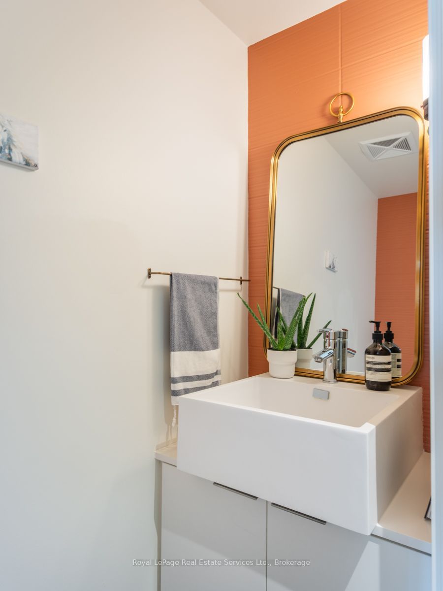 5 Hanna Avenue 729 Property Photo 12