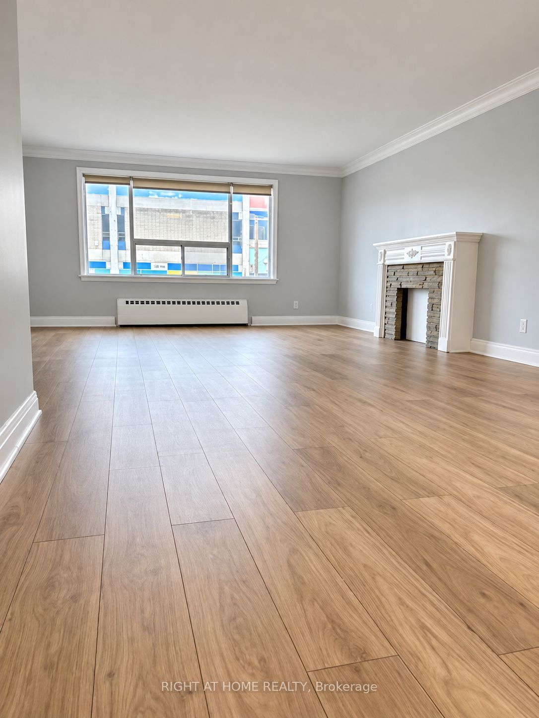 576 Davenport Road 2nd Floor Property Photo 1
