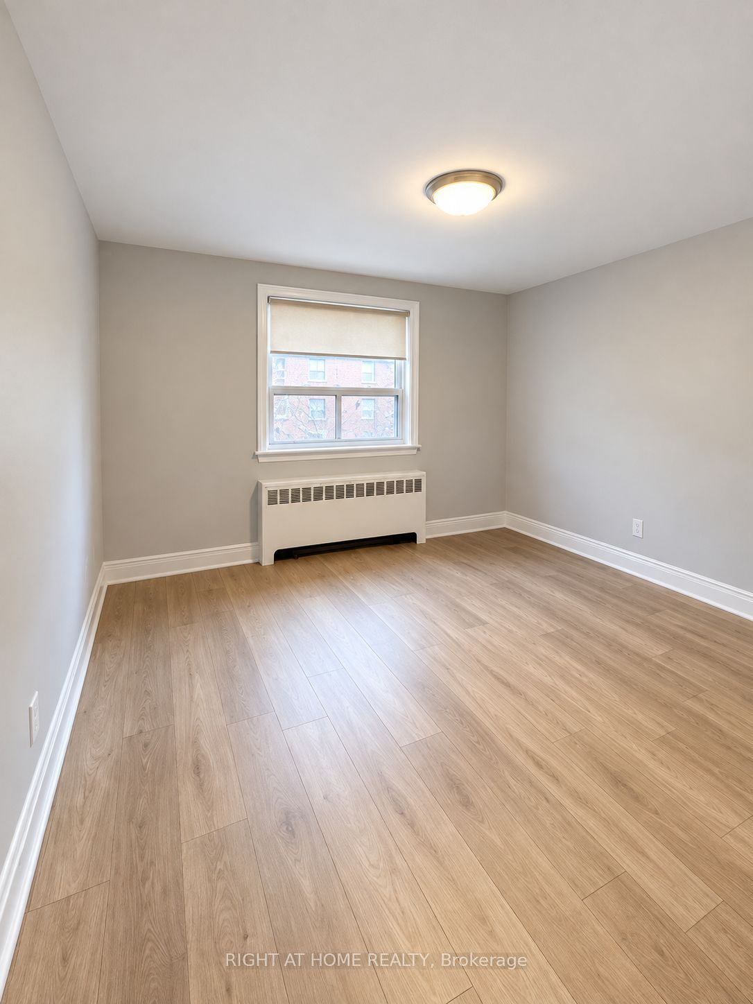 576 Davenport Road 2nd Floor Property Photo 11