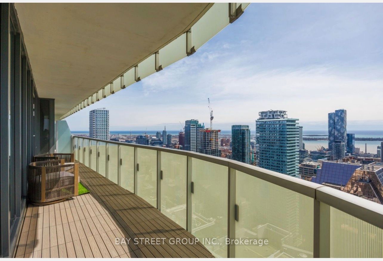 197 Yonge Street 4209 Property Photo 2