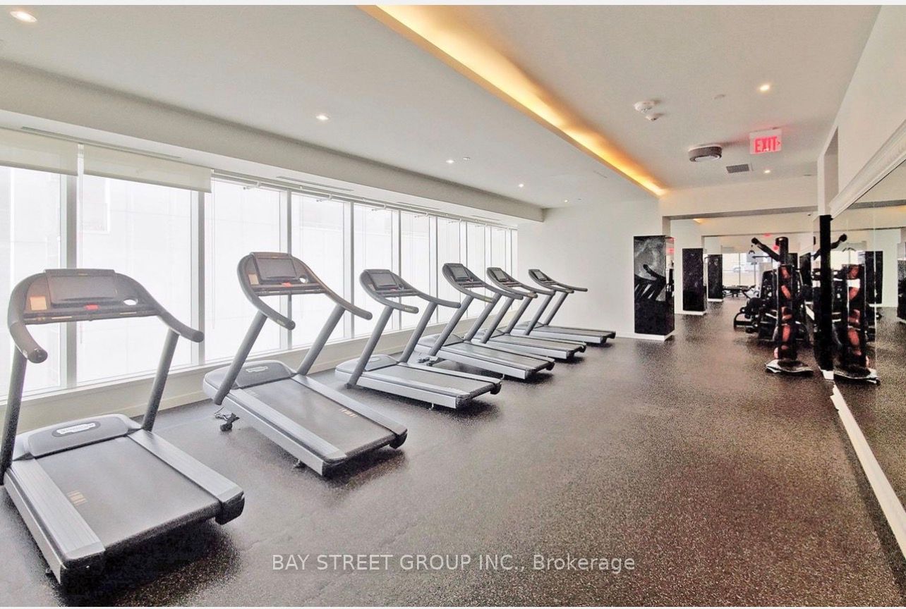 197 Yonge Street 4209 Property Photo 4