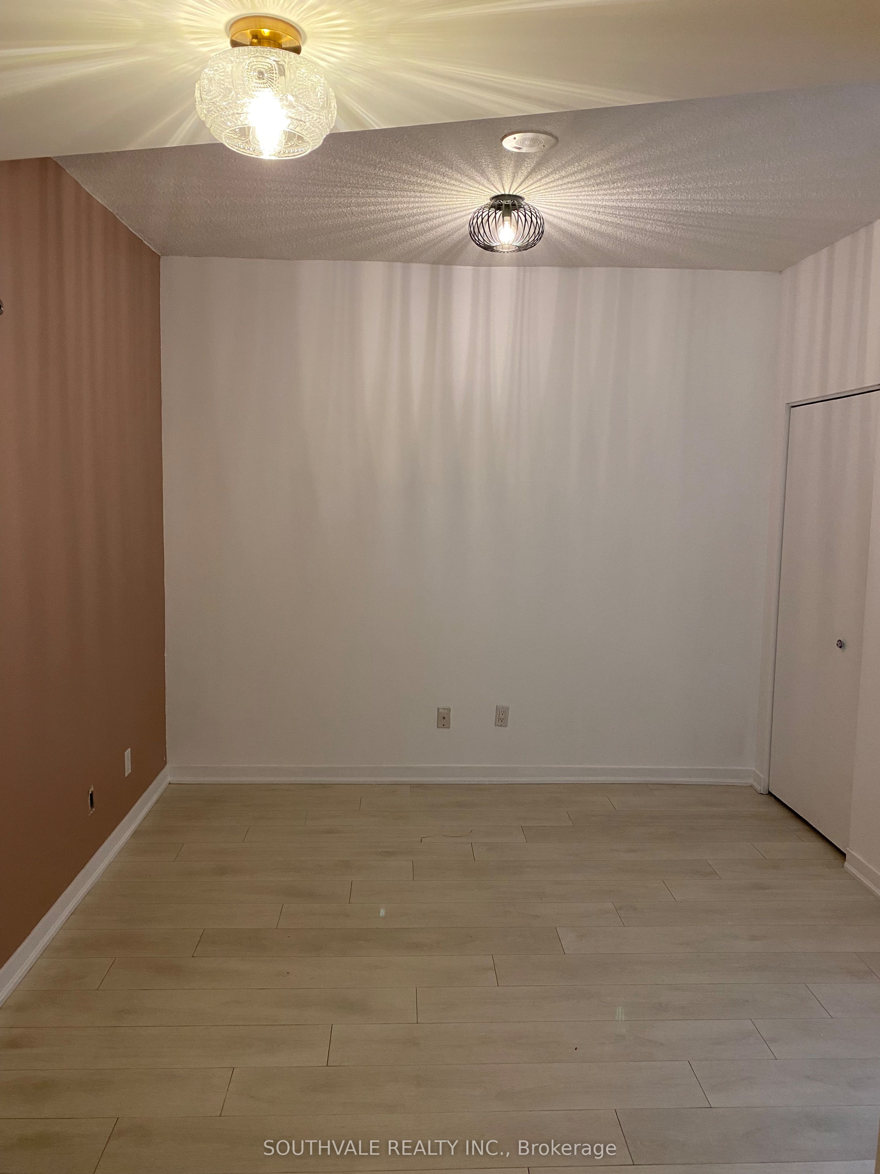 150 East Liberty Street 1014 Property Photo 5