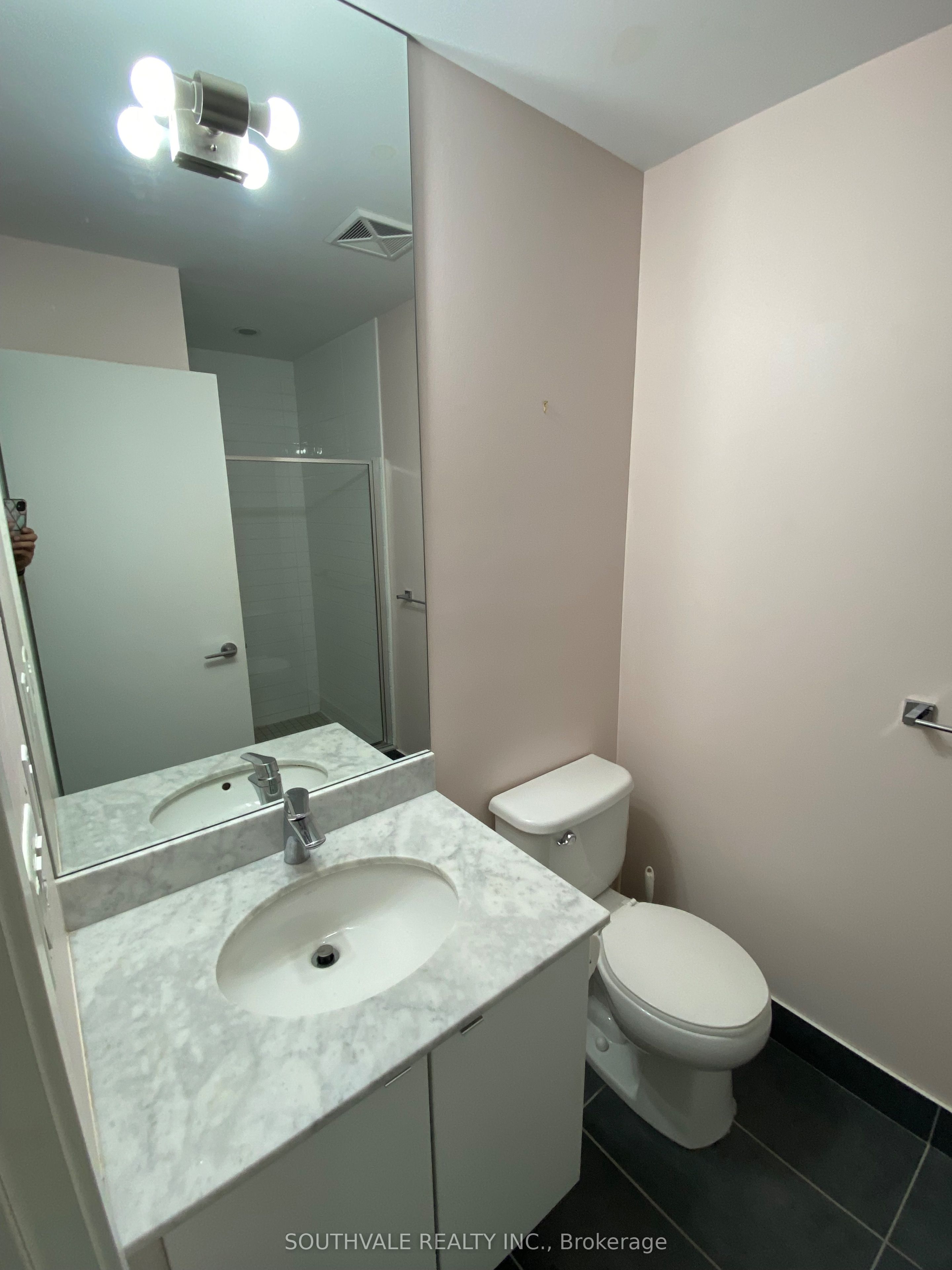 150 East Liberty Street 1014 Property Photo 7