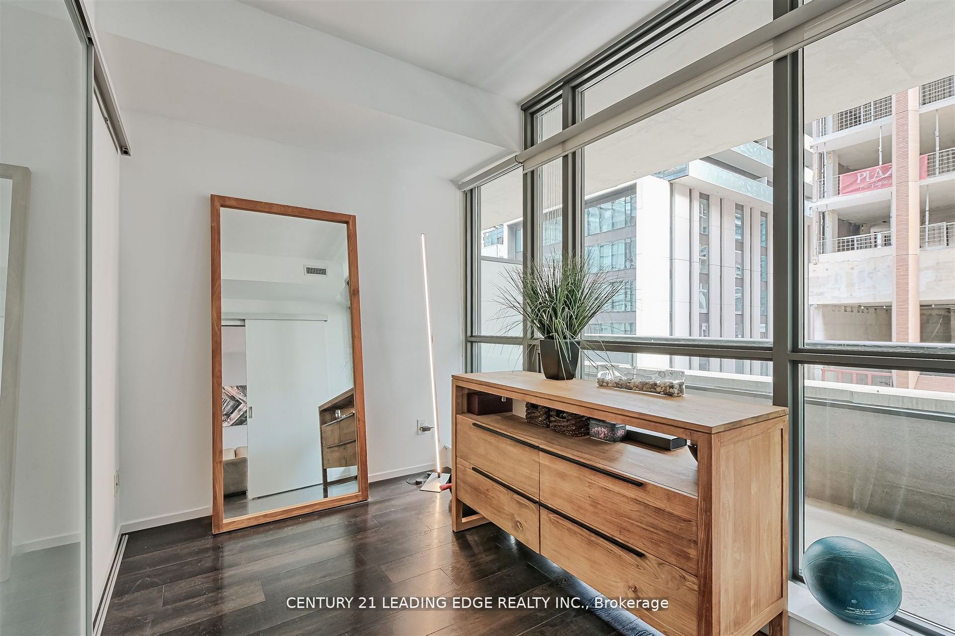 8 Charlotte Street 405 Property Photo 11