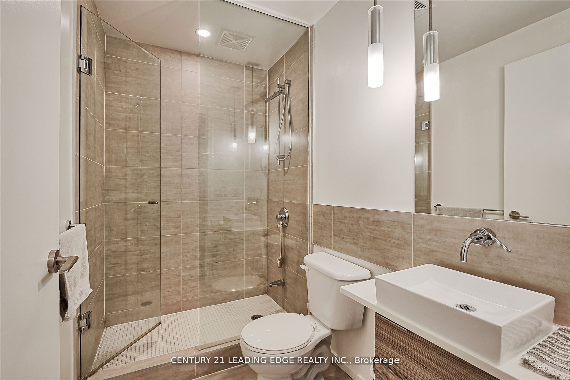 8 Charlotte Street 405 Property Photo 15