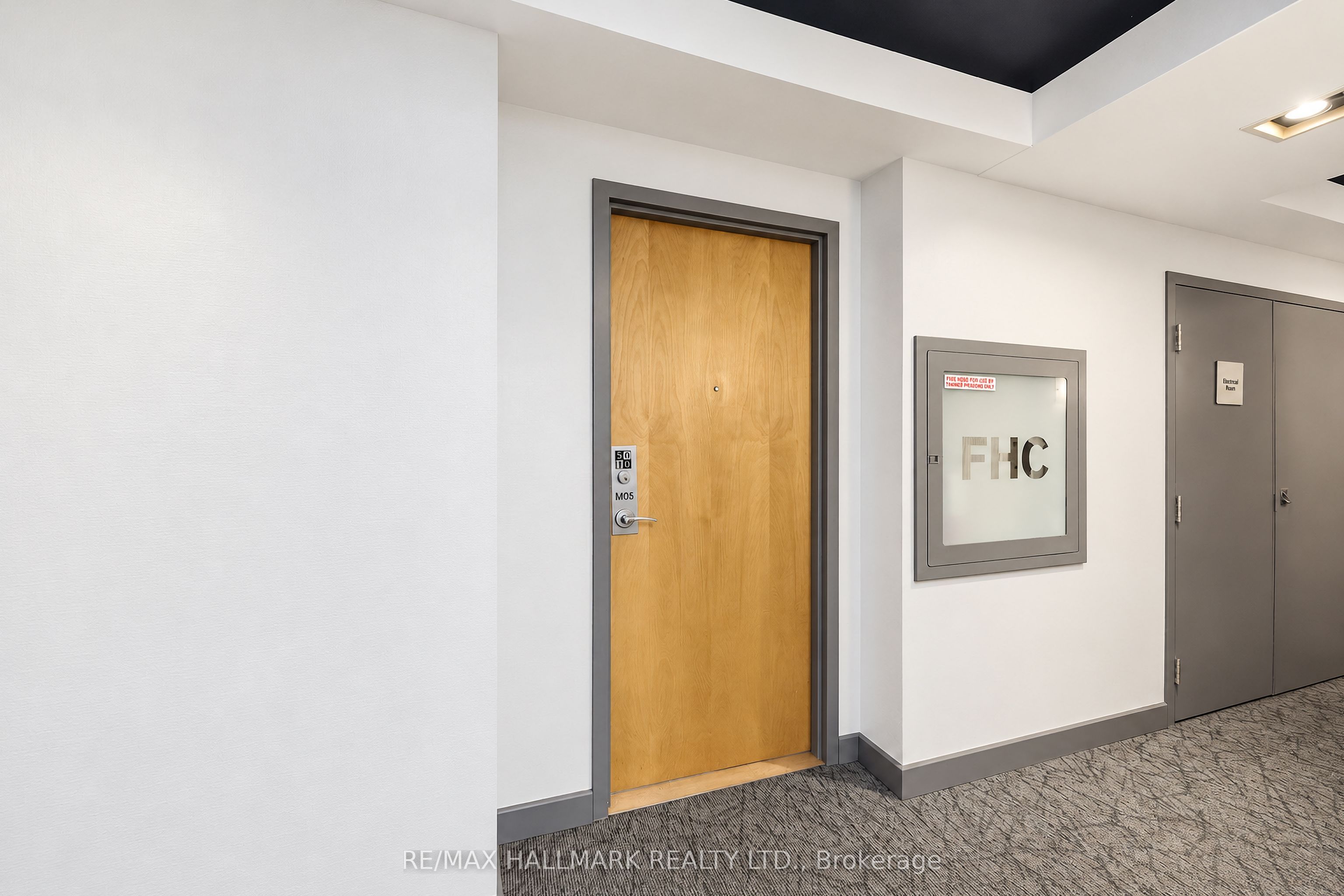 350 Wellington Street W M5 Property Photo 4
