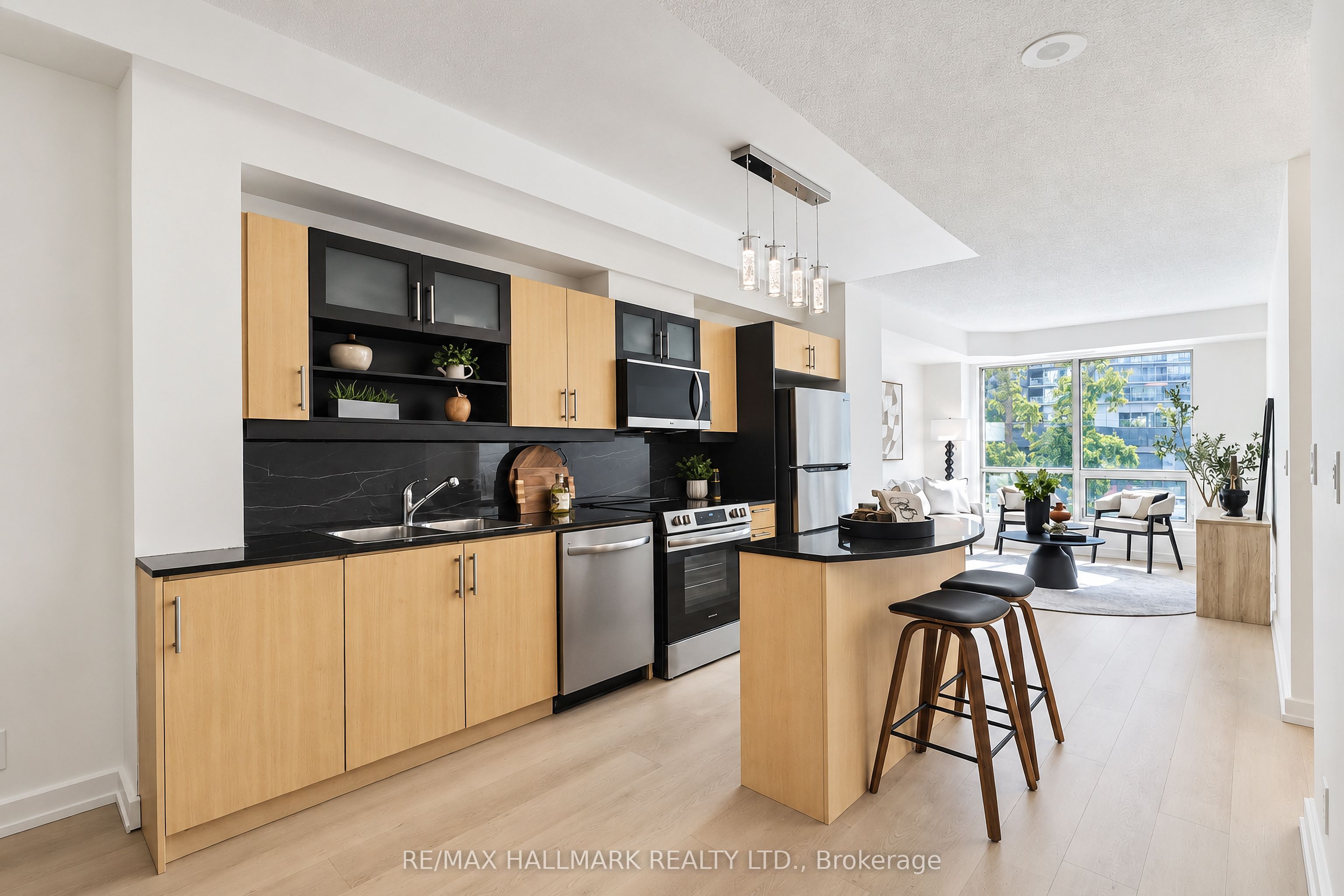 350 Wellington Street W M5 Property Photo 5