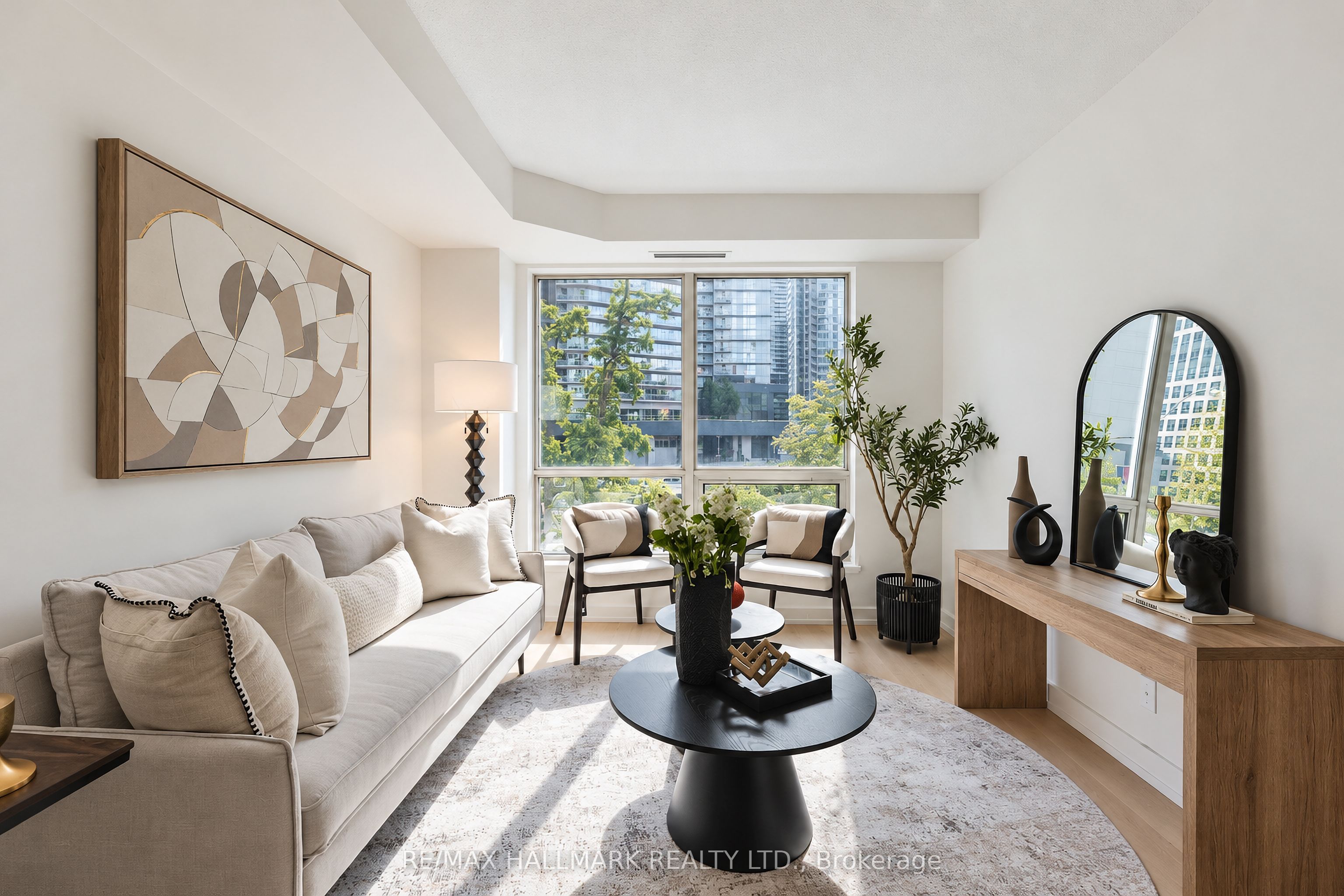 350 Wellington Street W M5 Property Photo 8