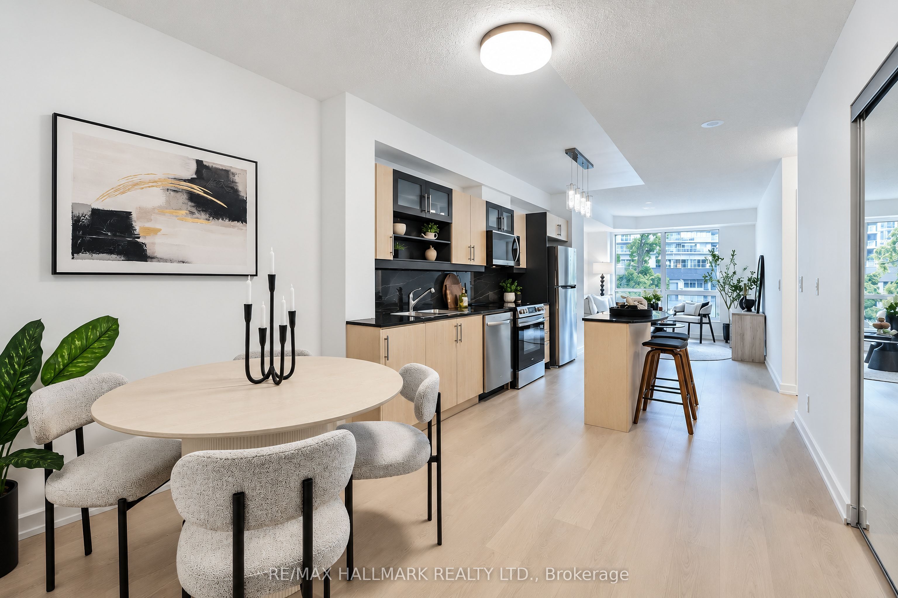350 Wellington Street W M5 Property Photo 13
