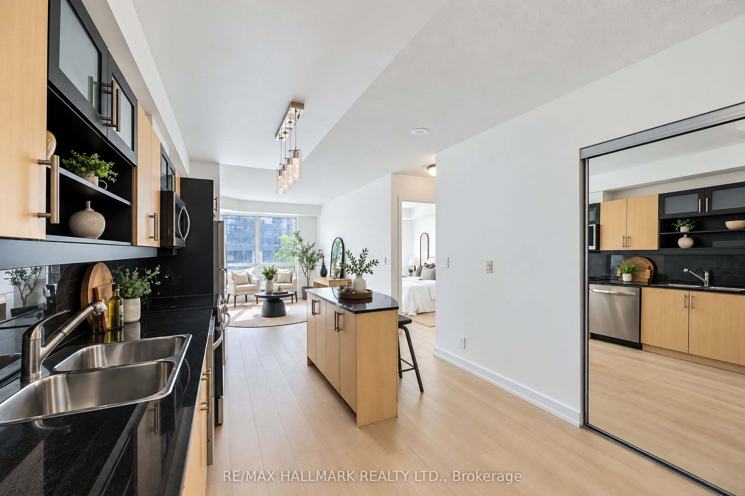 350 Wellington Street W M5 Property Photo 14