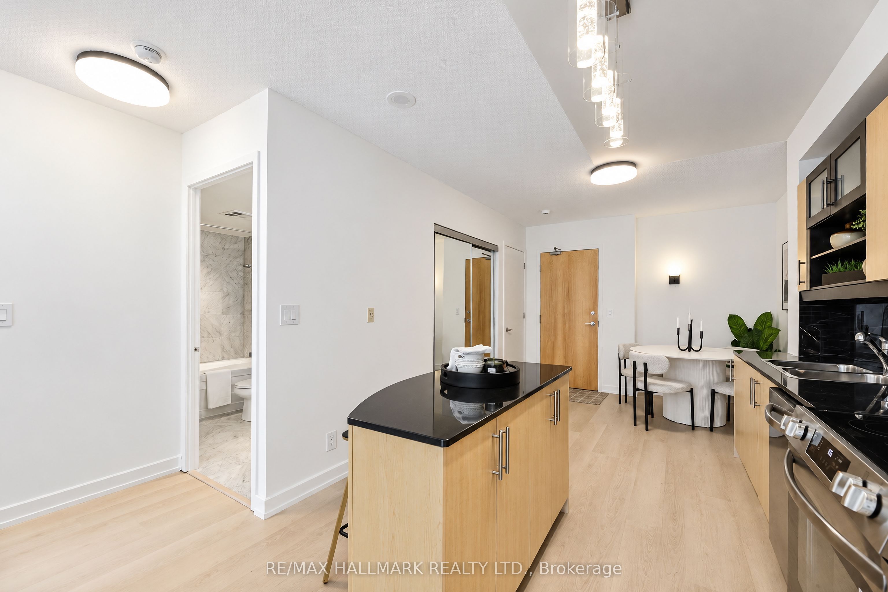 350 Wellington Street W M5 Property Photo 20
