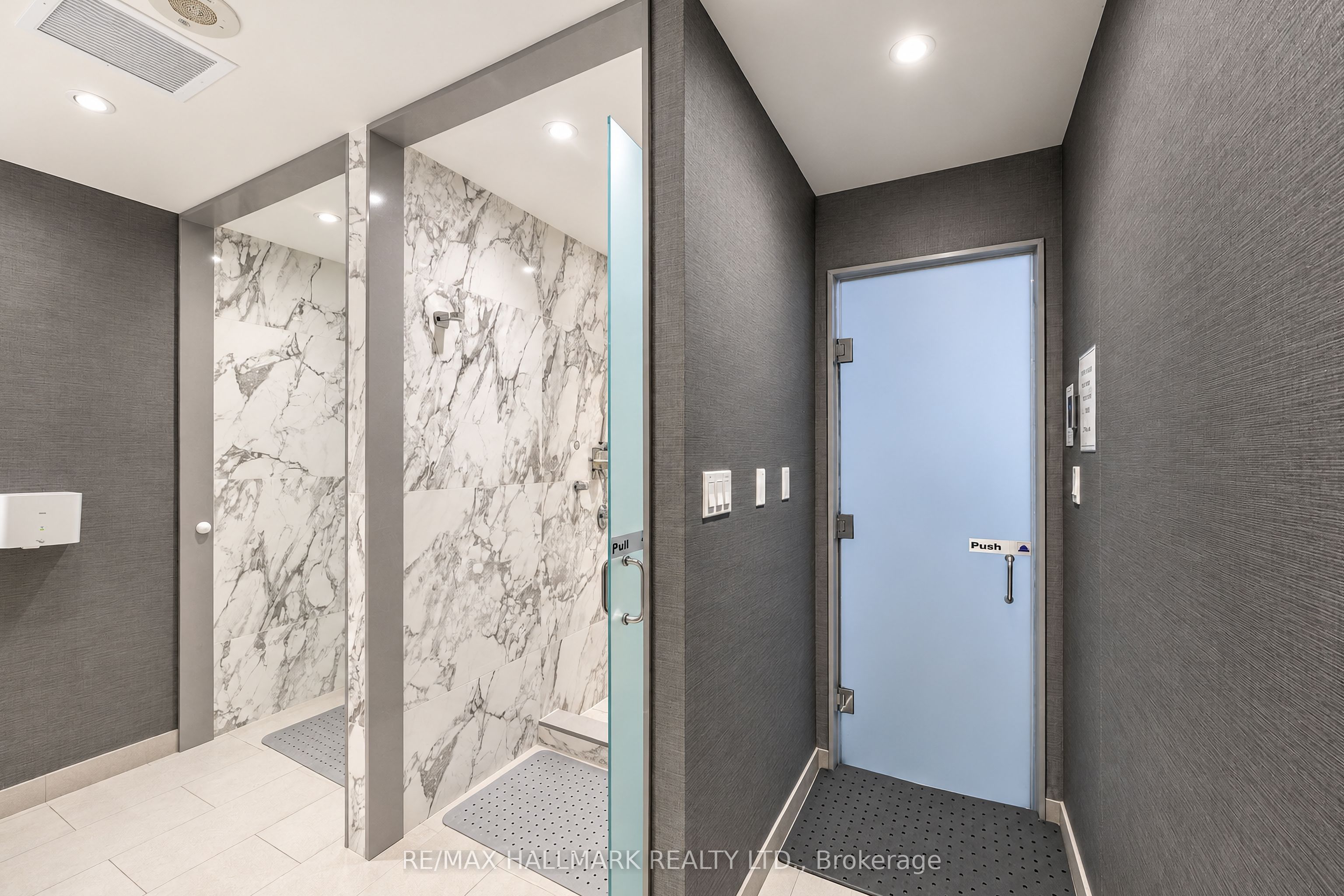 350 Wellington Street W M5 Property Photo 44