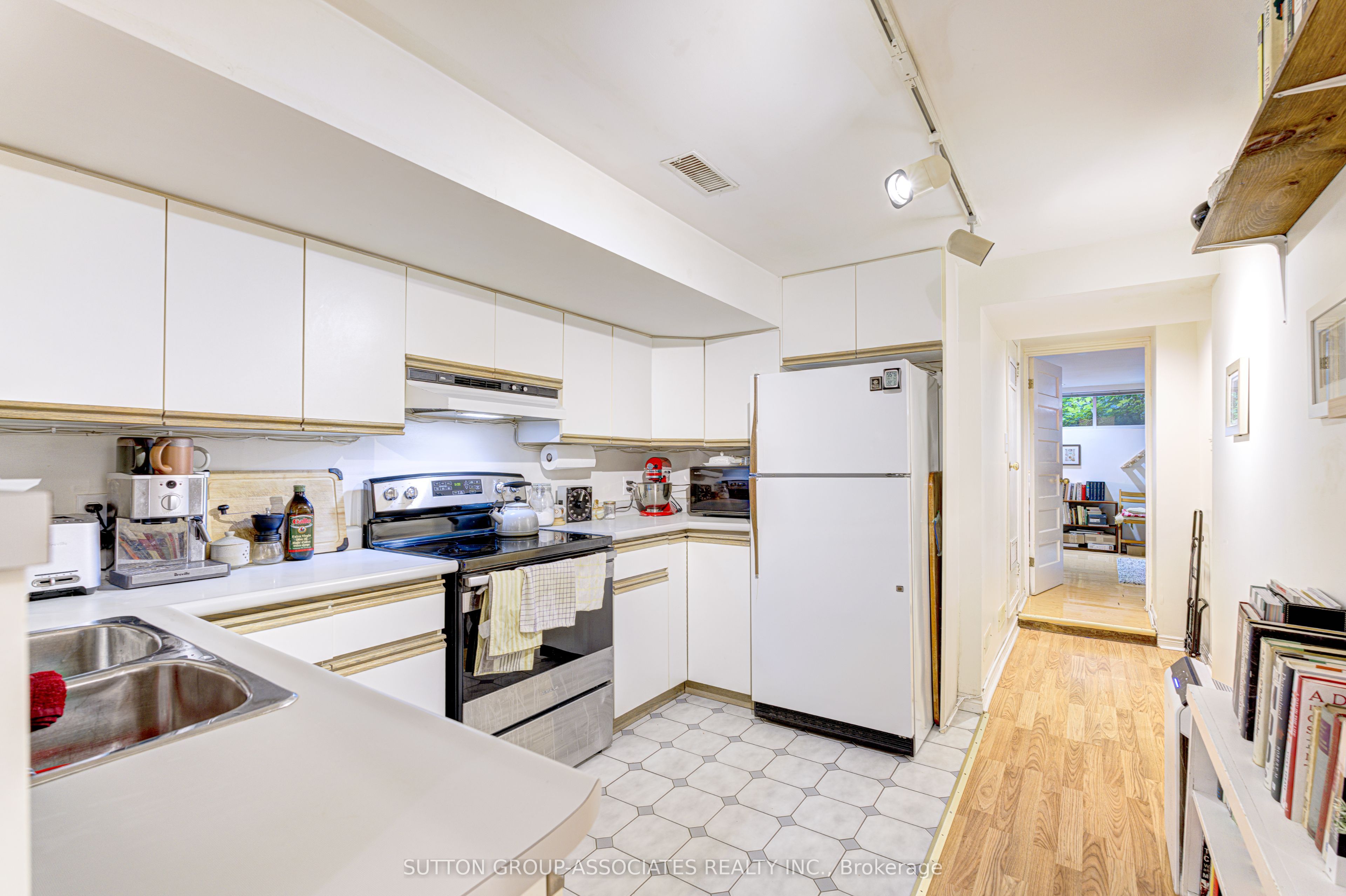 192 Albany Avenue Basement Property Photo 16