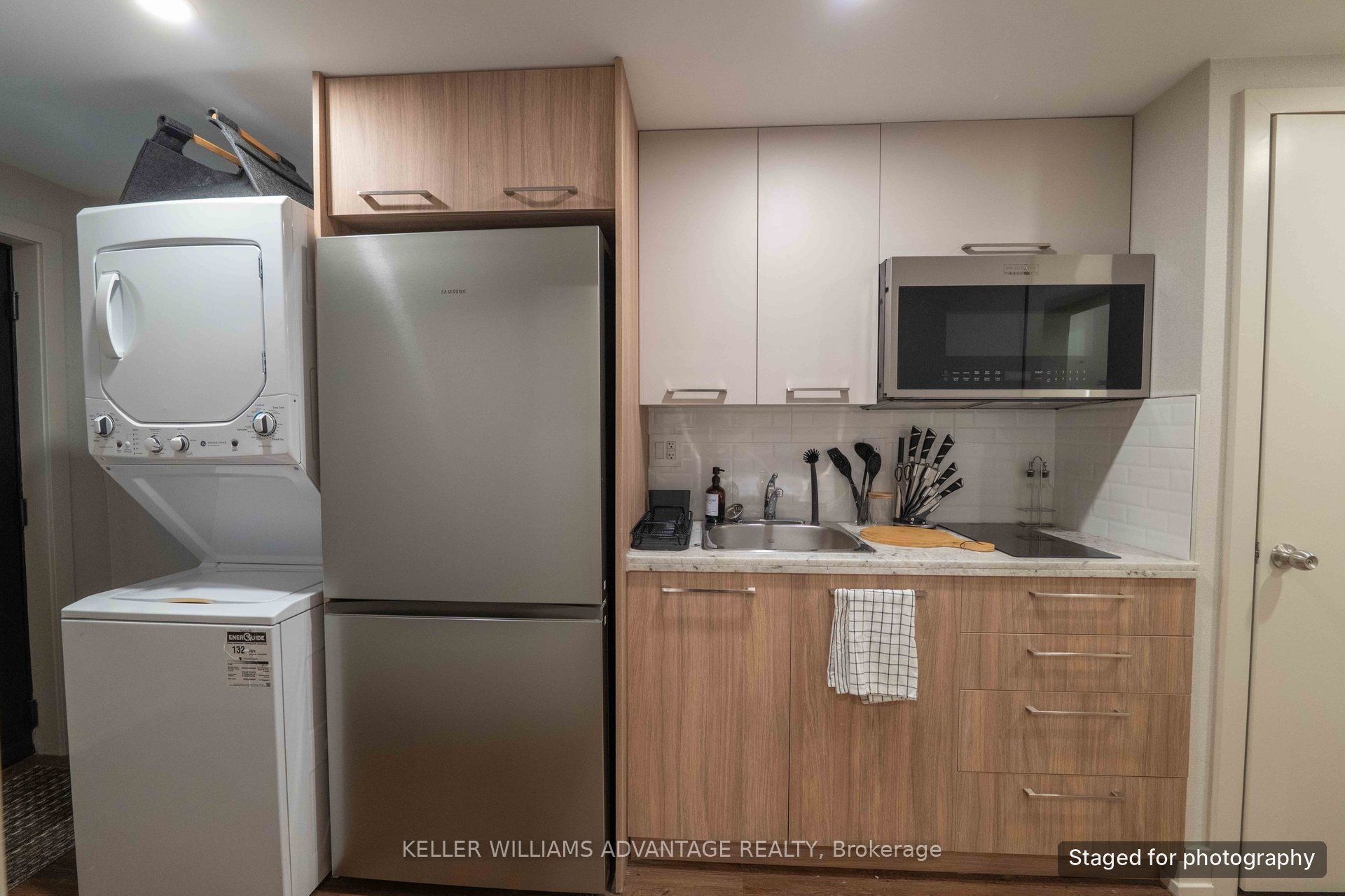 23 Ross Street B Property Photo 5