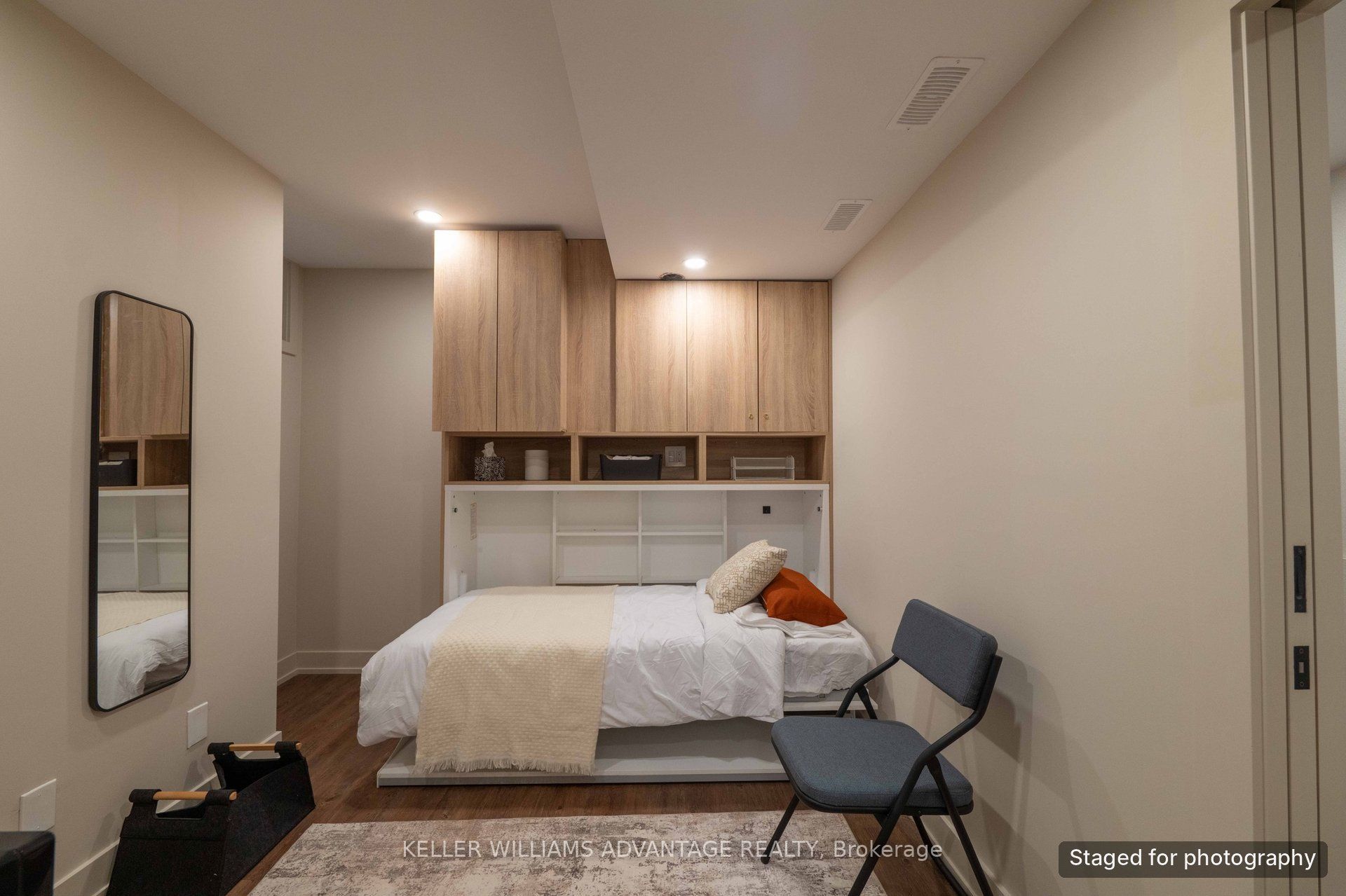 23 Ross Street B Property Photo 8