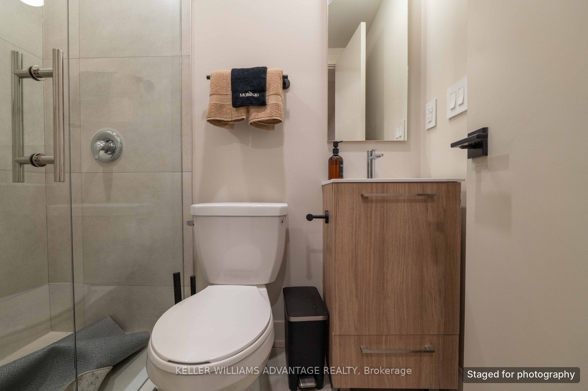 23 Ross Street B Property Photo 10