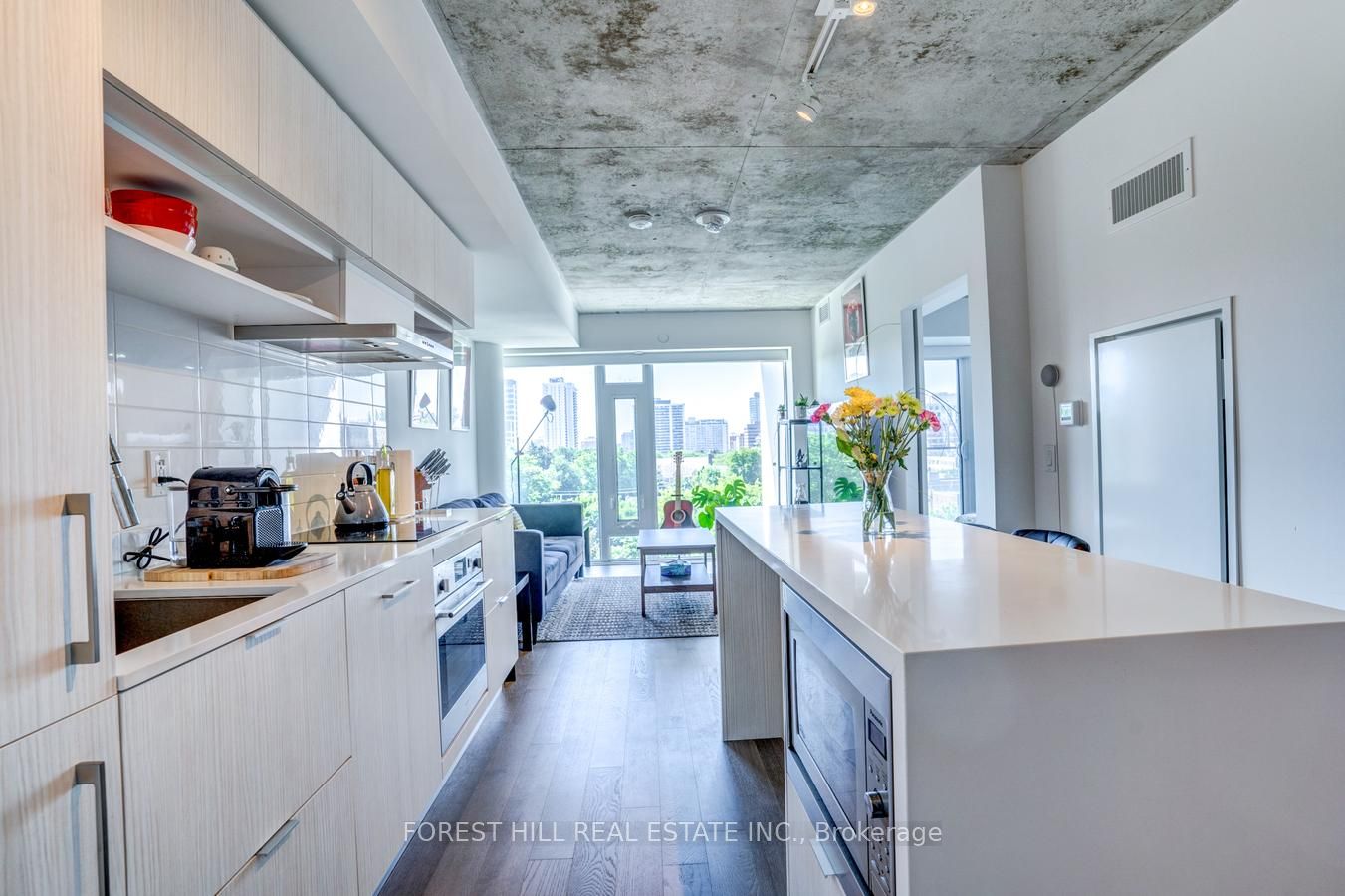 8 Hillsdale Avenue 736 Property Photo 10