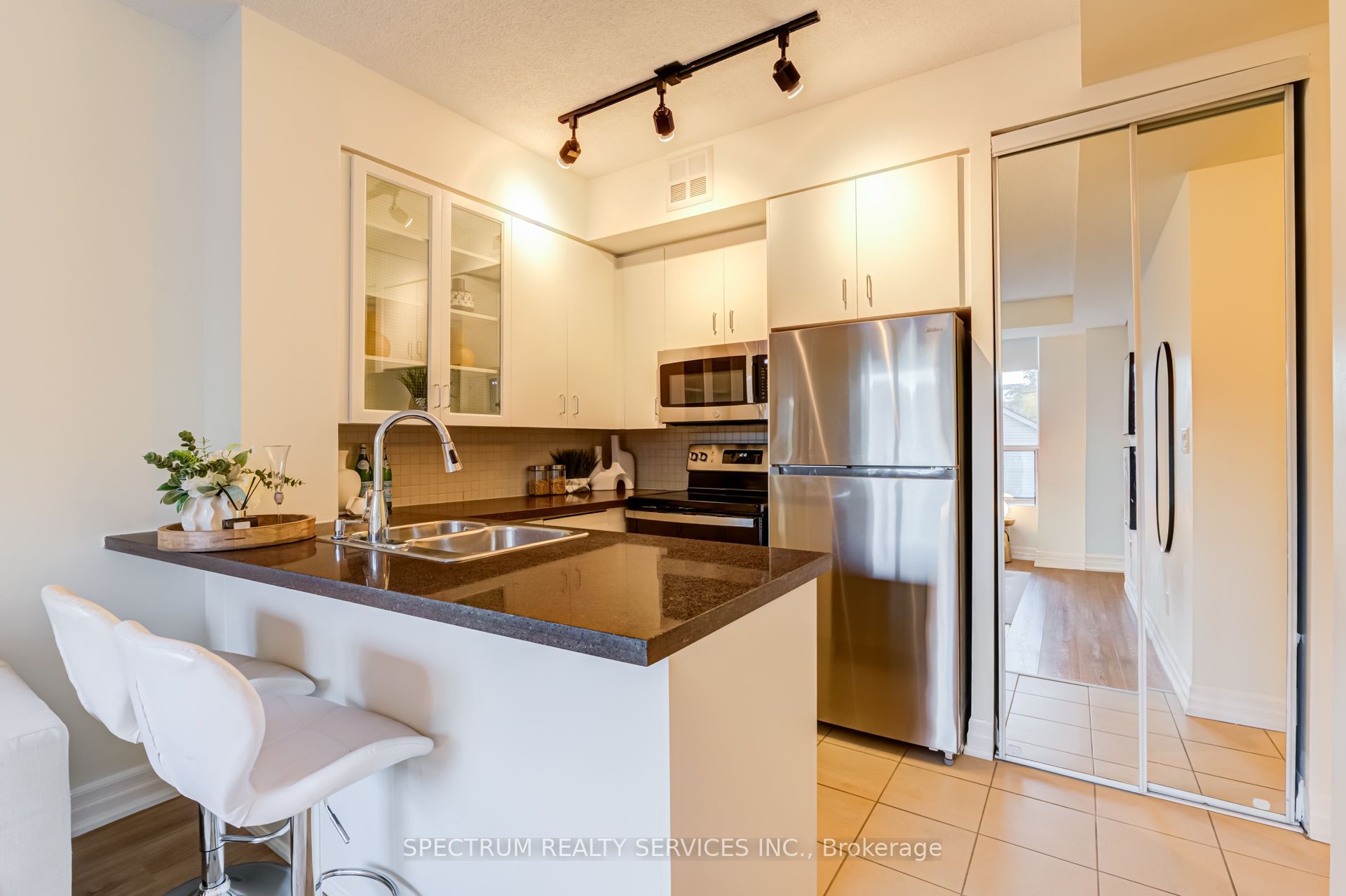 70 Alexander Street 301 Property Photo 4