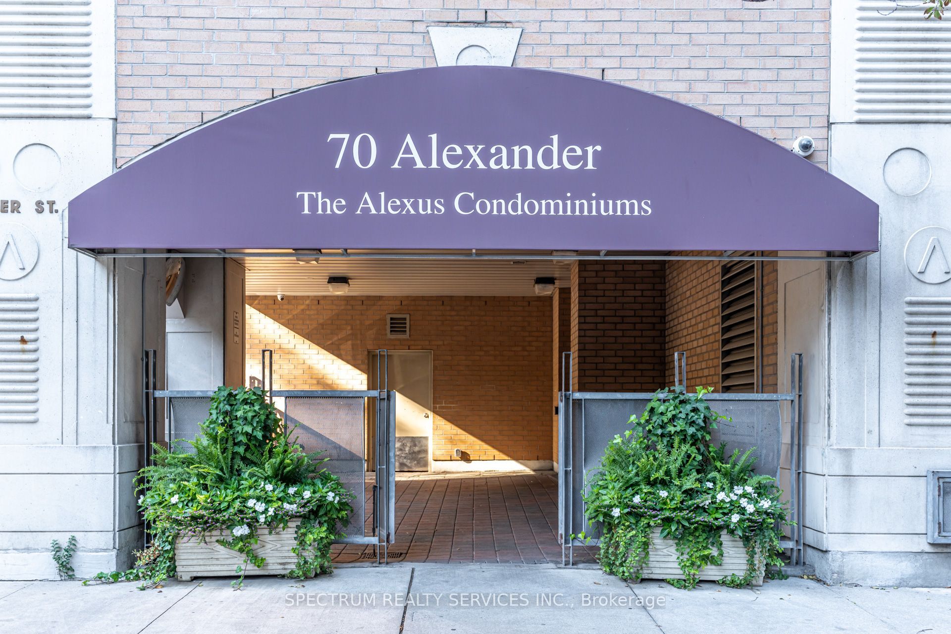 70 Alexander Street 301 Property Photo 31