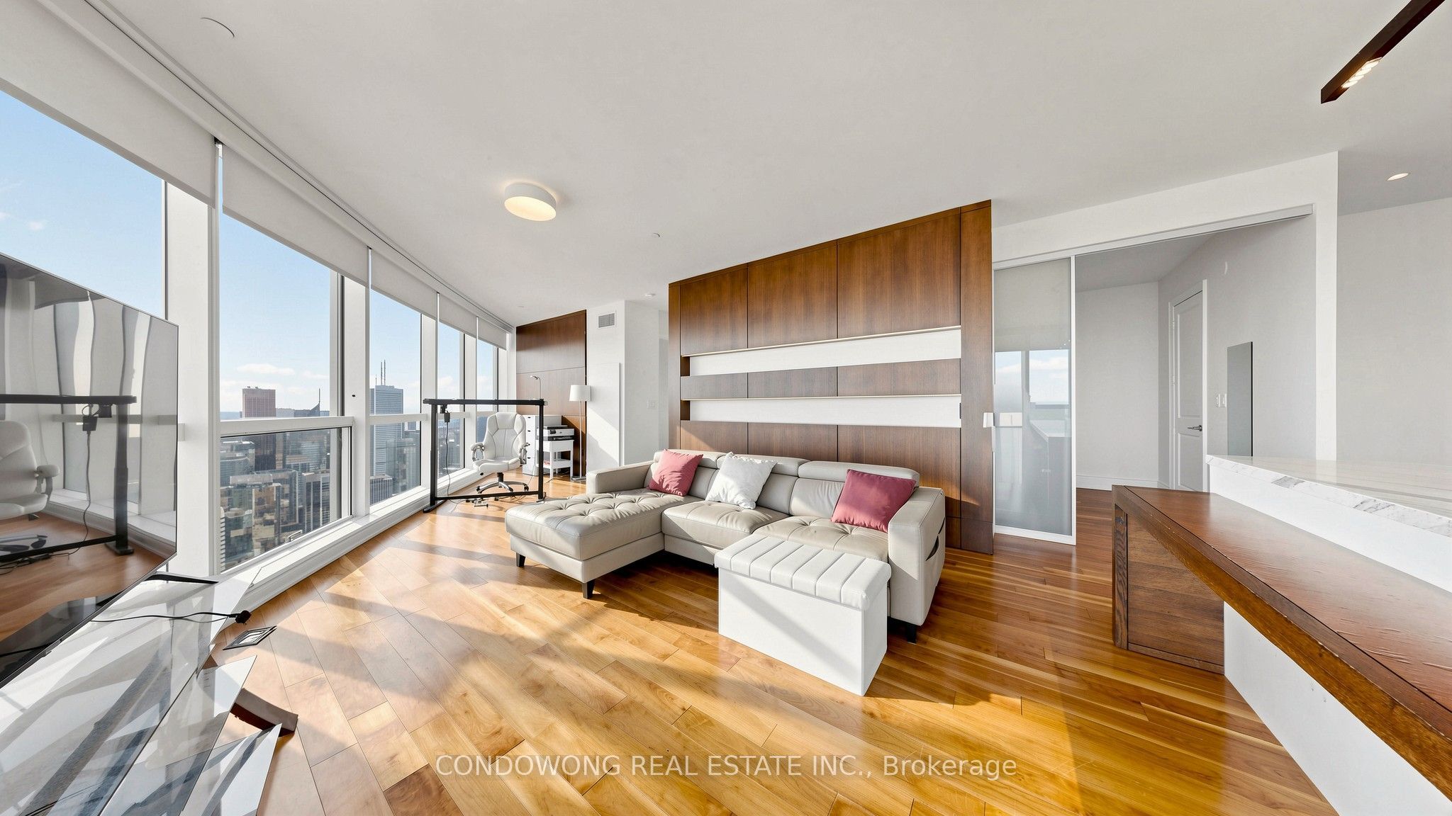 388 Yonge Street 7507 Property Photo 1