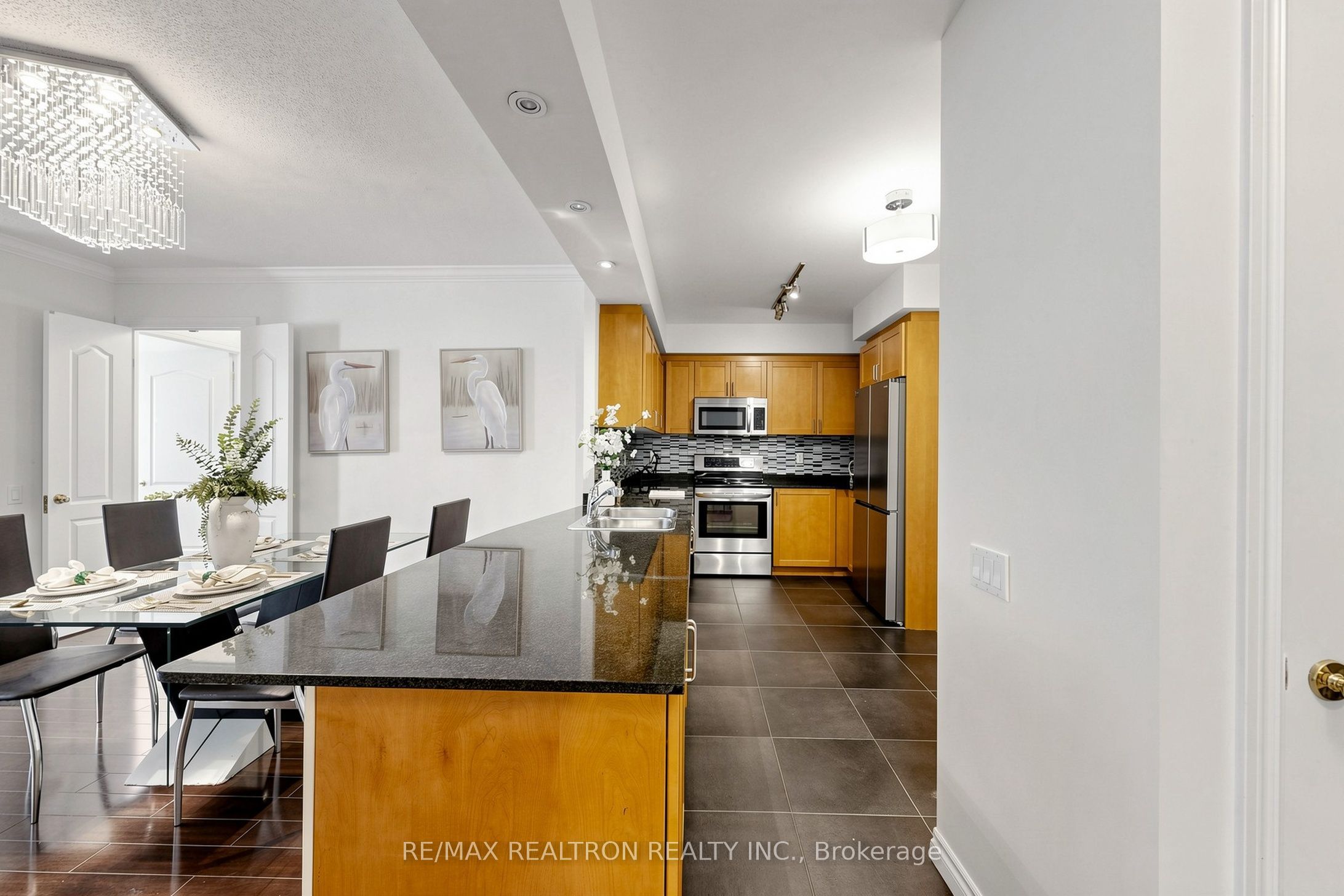 18 William Carson Crescent 211 Property Photo 13