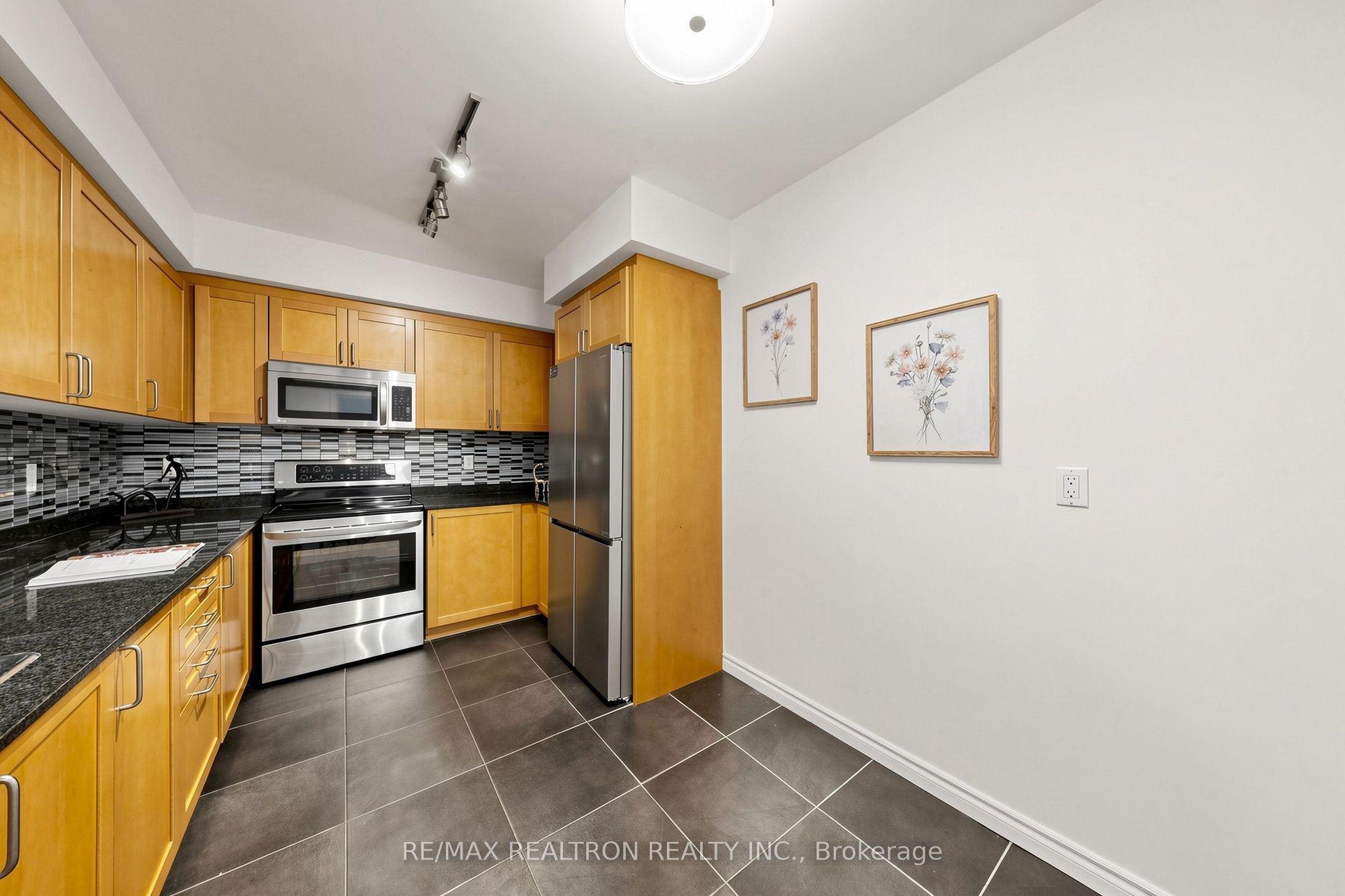 18 William Carson Crescent 211 Property Photo 14