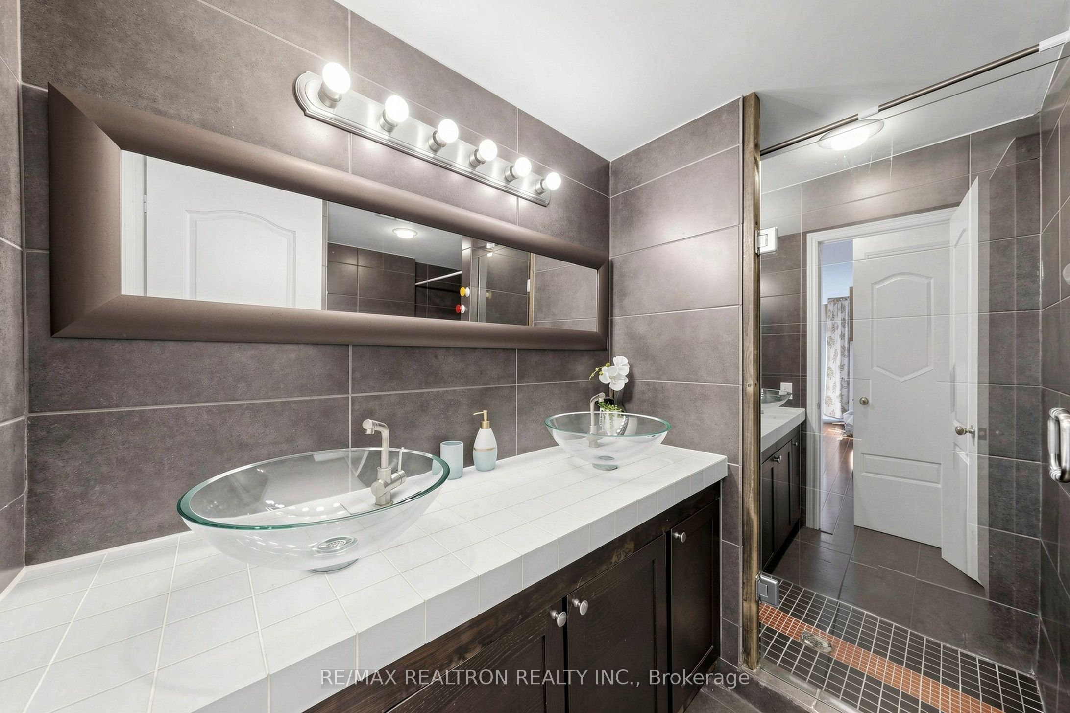 18 William Carson Crescent 211 Property Photo 26